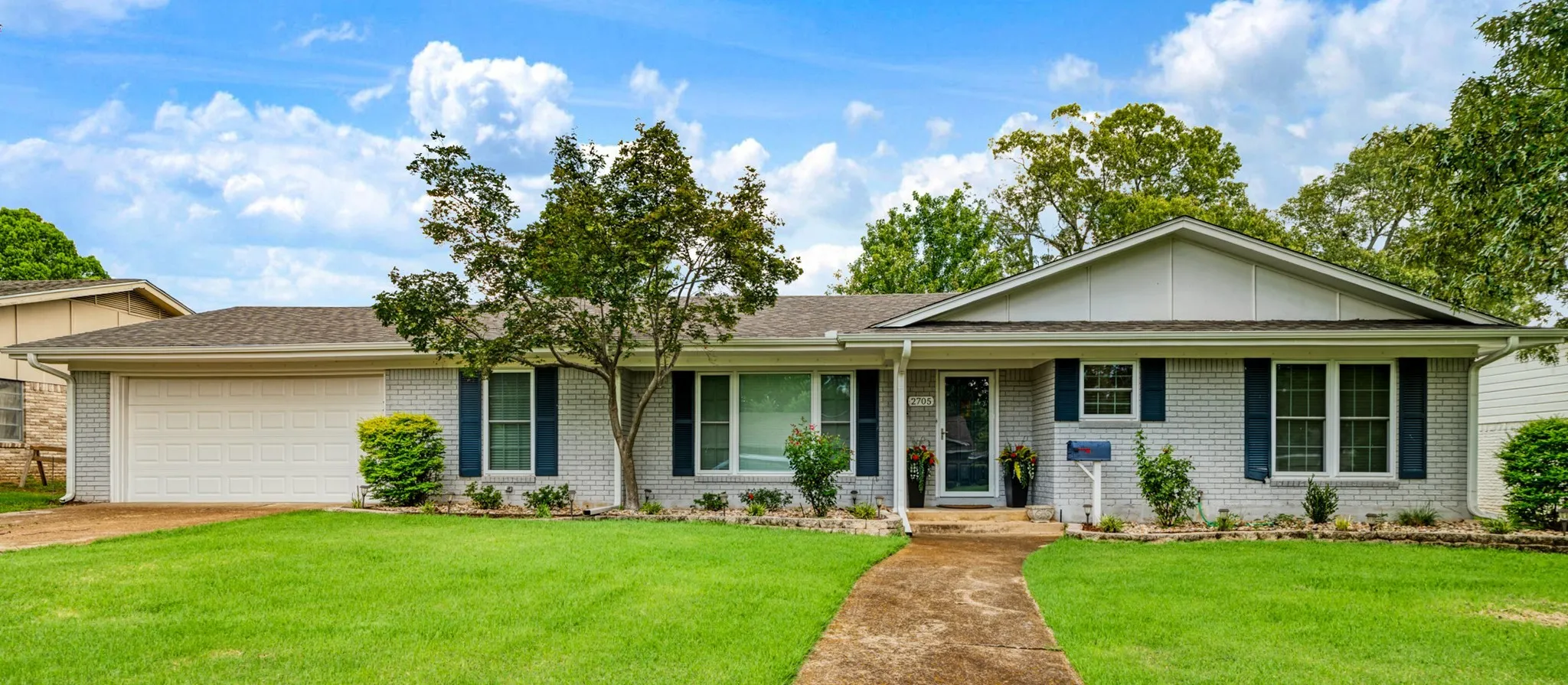 Single Family Residence For Sale in Lamar County , 2705 Hubbard Street, Paris, Texas 75460, 3 Bedroom, 2 Bathroom, 2 Garage spaces, 2,607 Sqft, built in 0, mls#21331970, Real Estate Agent in Paris, Homes For Sale in Lamar county, Homes For Sale in Paris, Realtor in Paris Texas, Real Estate Brokerage Independent Realty Texas, Luminita Cordes Realtor