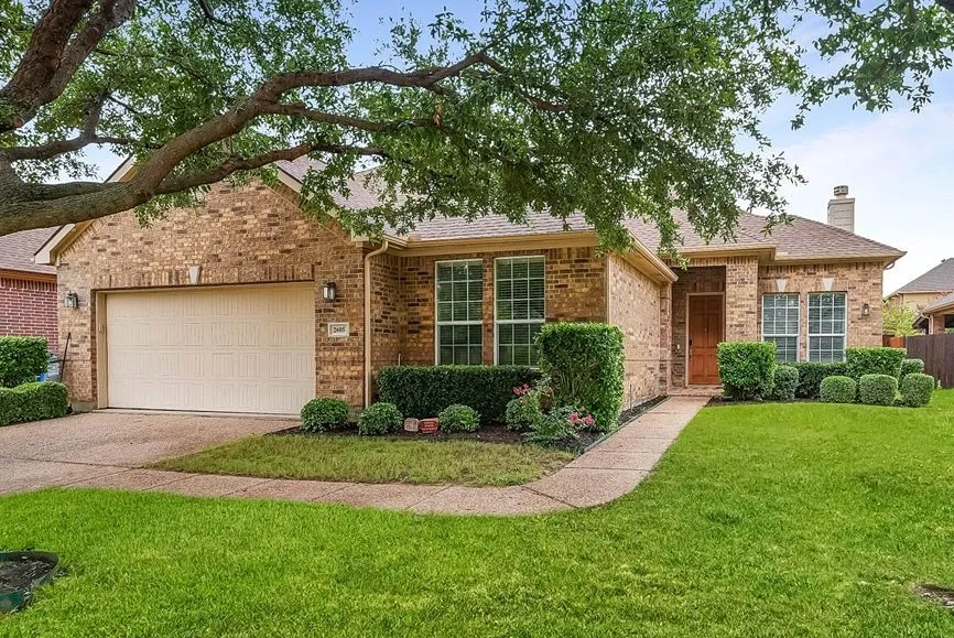 Single Family Residence For Sale in Denton County , 2605 Greyhawk Drive, Little Elm, Texas 75068, 3 Bedroom, 2 Bathroom, 2 Garage spaces, 2,145 Sqft, built in 2008, mls#21328985, Real Estate Agent in Little Elm, Homes For Sale in Denton county, Homes For Sale in Little Elm, Realtor in Little Elm Texas, Real Estate Brokerage Independent Realty Texas, Luminita Cordes Realtor