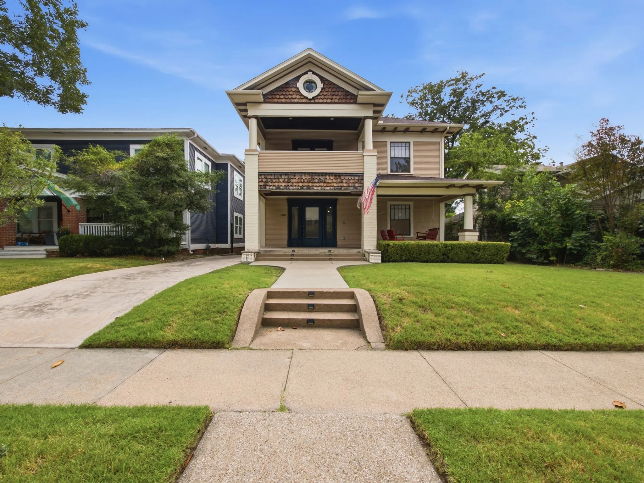 Single Family Residence For Rent in Dallas County , 1209 Kings Highway, Dallas, Texas 75208, 4 Bedroom, 3 Bathroom, Garage spaces, 2,880 Sqft, built in 1925, mls#21324707, Real Estate Agent in Dallas, Homes For Rent in Dallas county, Homes For Rent in Dallas, Realtor in Dallas Texas, Real Estate Brokerage Independent Realty Texas, Luminita Cordes Realtor