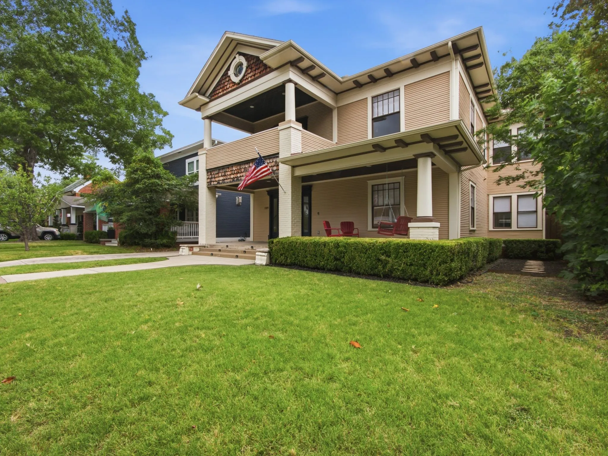 Single Family Residence For Rent in Dallas County , 1209 Kings Highway, Dallas, Texas 75208, 4 Bedroom, 3 Bathroom, Garage spaces, 2,880 Sqft, built in 1925, mls#21324707, Real Estate Agent in Dallas, Homes For Rent in Dallas county, Homes For Rent in Dallas, Realtor in Dallas Texas, Real Estate Brokerage Independent Realty Texas, Luminita Cordes Realtor
