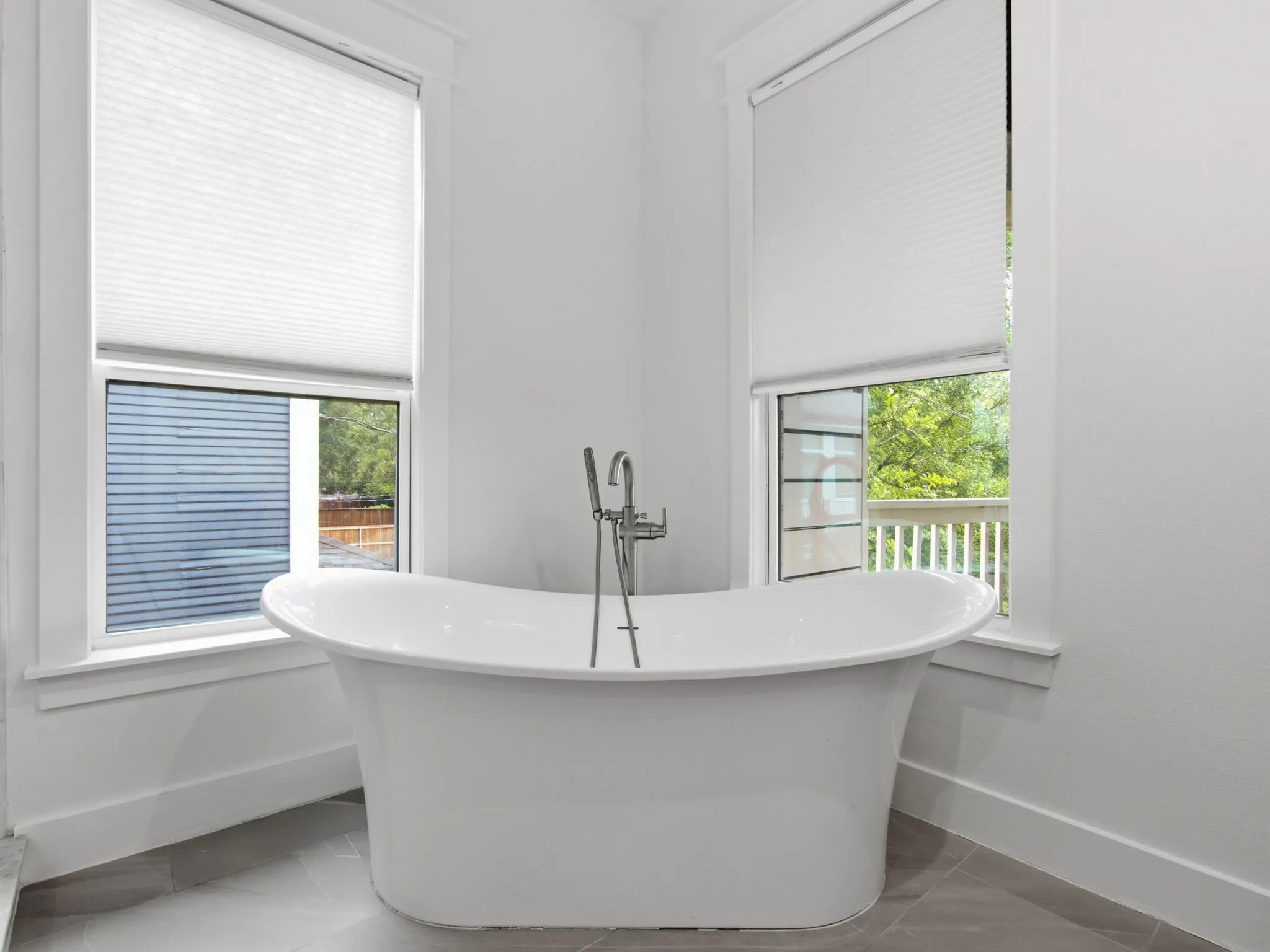 Single Family Residence For Rent in Dallas County , 1209 Kings Highway, Dallas, Texas 75208, 4 Bedroom, 3 Bathroom, Garage spaces, 2,880 Sqft, built in 1925, mls#21324707, Real Estate Agent in Dallas, Homes For Rent in Dallas county, Homes For Rent in Dallas, Realtor in Dallas Texas, Real Estate Brokerage Independent Realty Texas, Luminita Cordes Realtor
