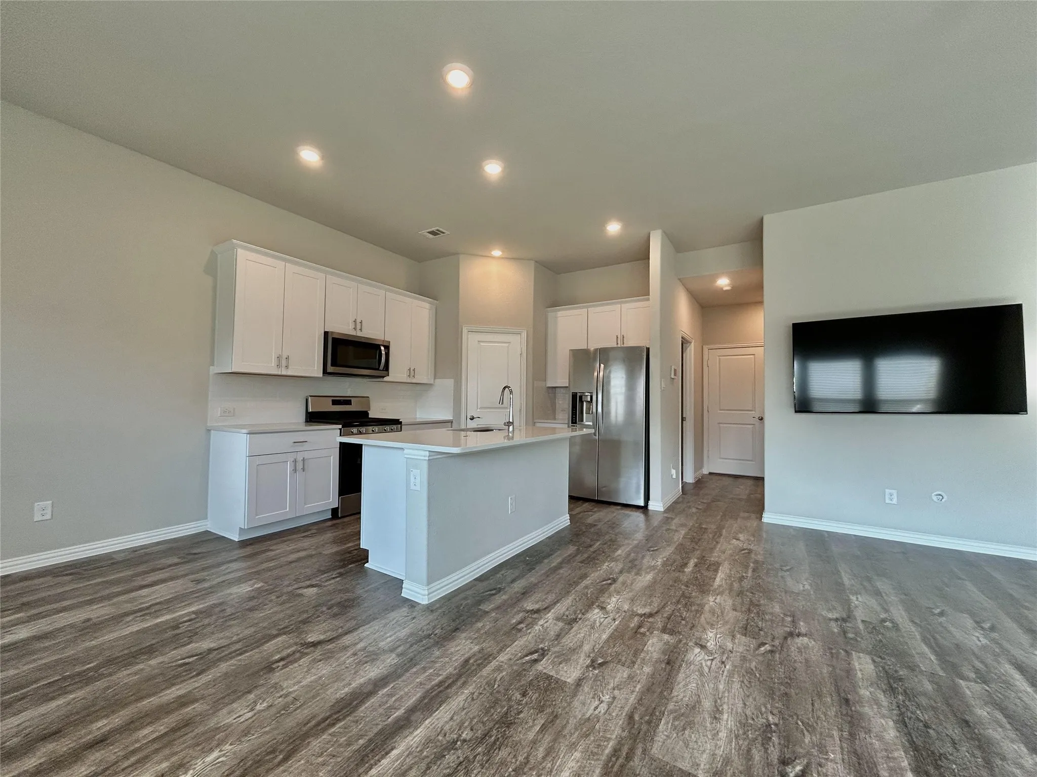 Single Family Residence For Rent in Denton County , 1804 Berry Ridge Trail, Aubrey, Texas 76227, 3 Bedroom, 3 Bathroom, 2 Garage spaces, 2,500 Sqft, built in 2021, mls#21329488, Real Estate Agent in Aubrey, Homes For Rent in Denton county, Homes For Rent in Aubrey, Realtor in Aubrey Texas, Real Estate Brokerage Independent Realty Texas, Luminita Cordes Realtor