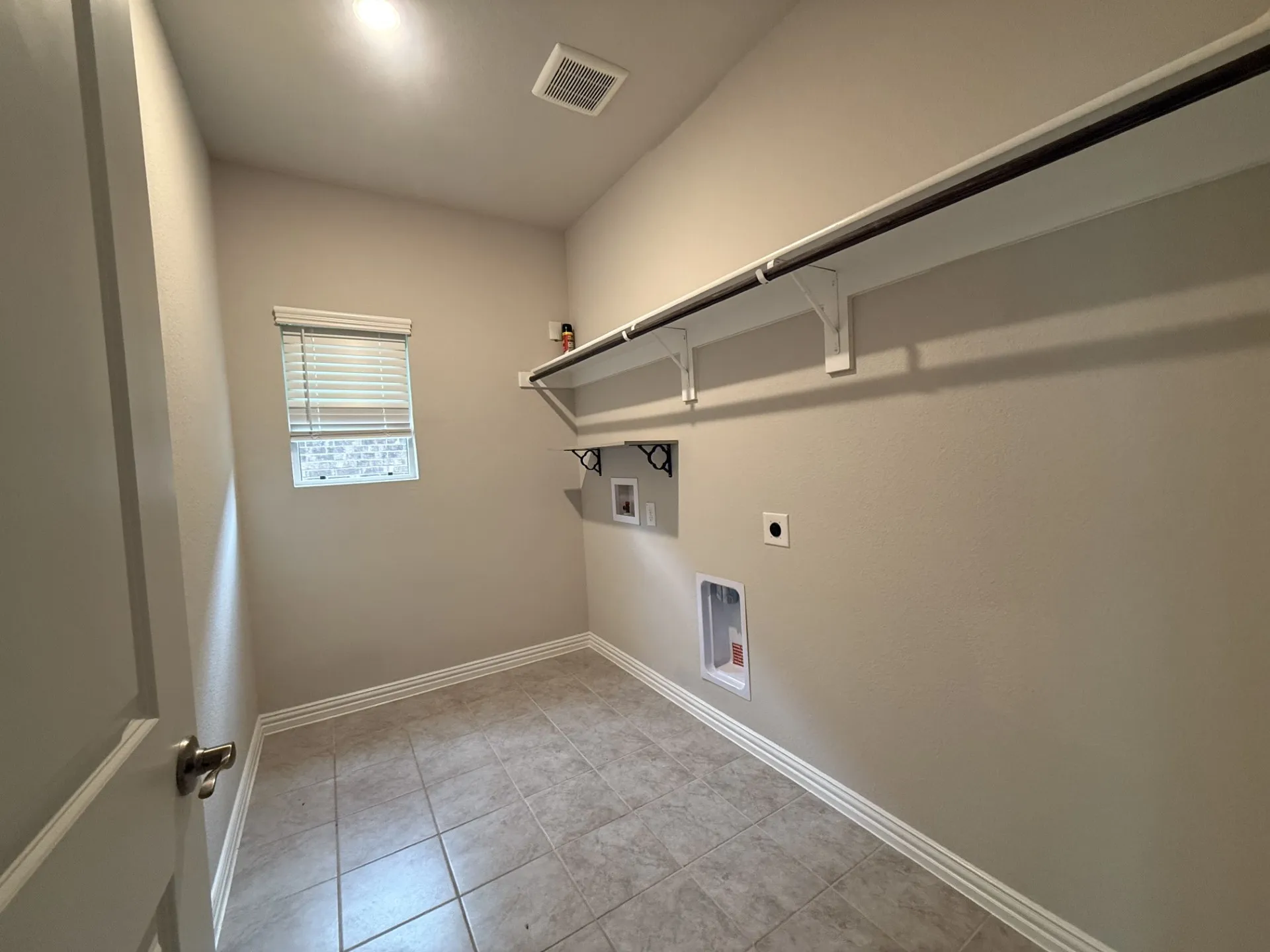 Single Family Residence For Rent in Denton County , 1804 Berry Ridge Trail, Aubrey, Texas 76227, 3 Bedroom, 3 Bathroom, 2 Garage spaces, 2,500 Sqft, built in 2021, mls#21329488, Real Estate Agent in Aubrey, Homes For Rent in Denton county, Homes For Rent in Aubrey, Realtor in Aubrey Texas, Real Estate Brokerage Independent Realty Texas, Luminita Cordes Realtor