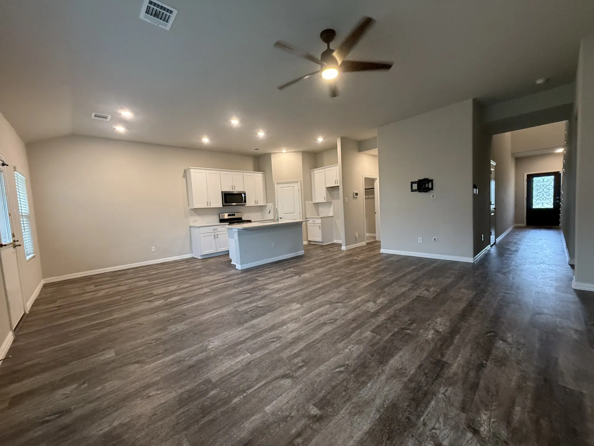 Single Family Residence For Rent in Denton County , 1804 Berry Ridge Trail, Aubrey, Texas 76227, 3 Bedroom, 3 Bathroom, 2 Garage spaces, 2,500 Sqft, built in 2021, mls#21329488, Real Estate Agent in Aubrey, Homes For Rent in Denton county, Homes For Rent in Aubrey, Realtor in Aubrey Texas, Real Estate Brokerage Independent Realty Texas, Luminita Cordes Realtor