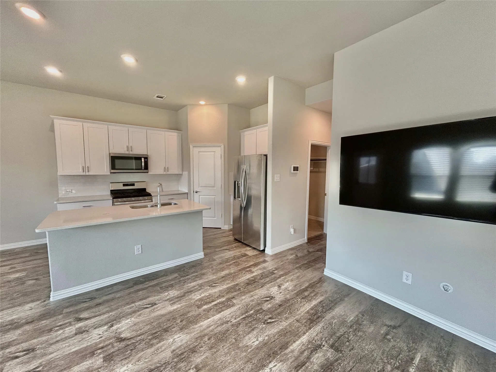 Single Family Residence For Rent in Denton County , 1804 Berry Ridge Trail, Aubrey, Texas 76227, 3 Bedroom, 3 Bathroom, 2 Garage spaces, 2,500 Sqft, built in 2021, mls#21329488, Real Estate Agent in Aubrey, Homes For Rent in Denton county, Homes For Rent in Aubrey, Realtor in Aubrey Texas, Real Estate Brokerage Independent Realty Texas, Luminita Cordes Realtor