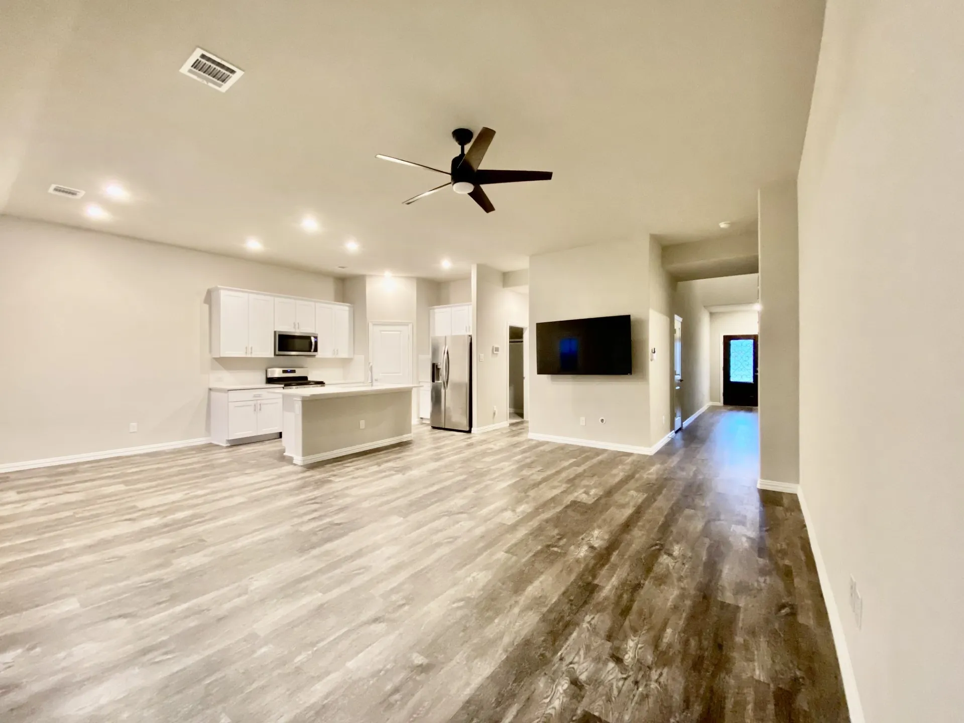 Single Family Residence For Rent in Denton County , 1804 Berry Ridge Trail, Aubrey, Texas 76227, 3 Bedroom, 3 Bathroom, 2 Garage spaces, 2,500 Sqft, built in 2021, mls#21329488, Real Estate Agent in Aubrey, Homes For Rent in Denton county, Homes For Rent in Aubrey, Realtor in Aubrey Texas, Real Estate Brokerage Independent Realty Texas, Luminita Cordes Realtor