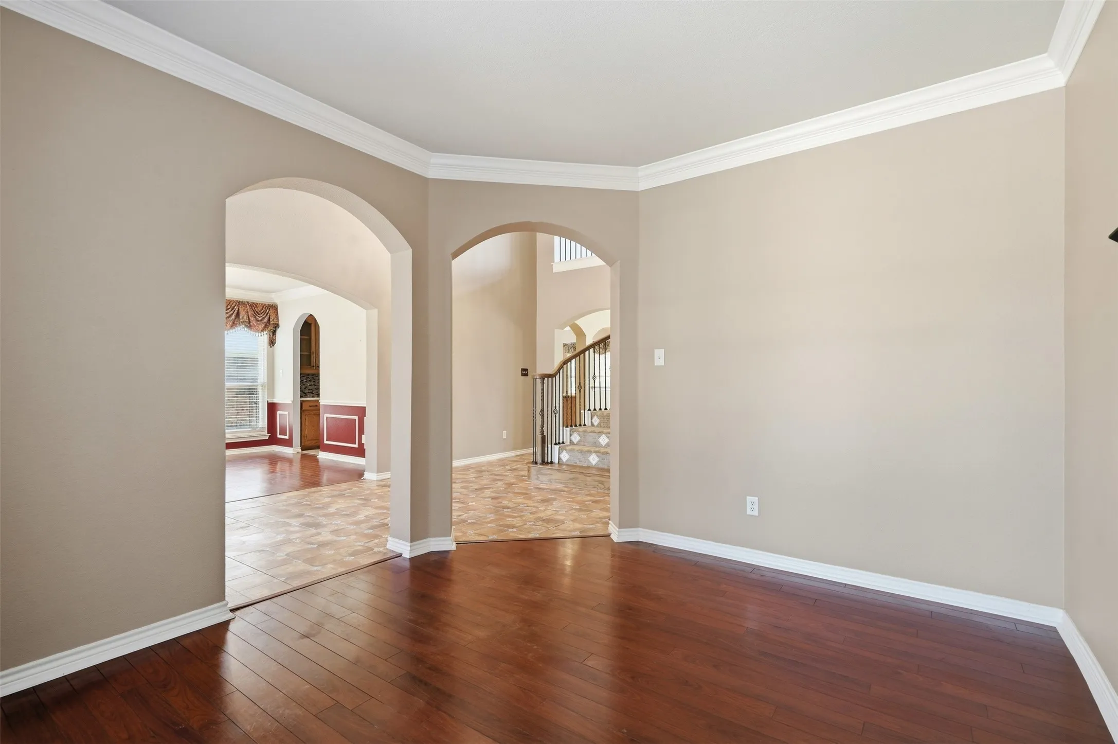 Single Family Residence For Sale in Tarrant County , 6333 Southern Hills Drive, Fort Worth, Texas 76132, 5 Bedroom, 4 Bathroom, 3 Garage spaces, 3,545 Sqft, built in 2000, mls#21331208, Real Estate Agent in Fort Worth, Homes For Sale in Tarrant county, Homes For Sale in Fort Worth, Realtor in Fort Worth Texas, Real Estate Brokerage Independent Realty Texas, Luminita Cordes Realtor