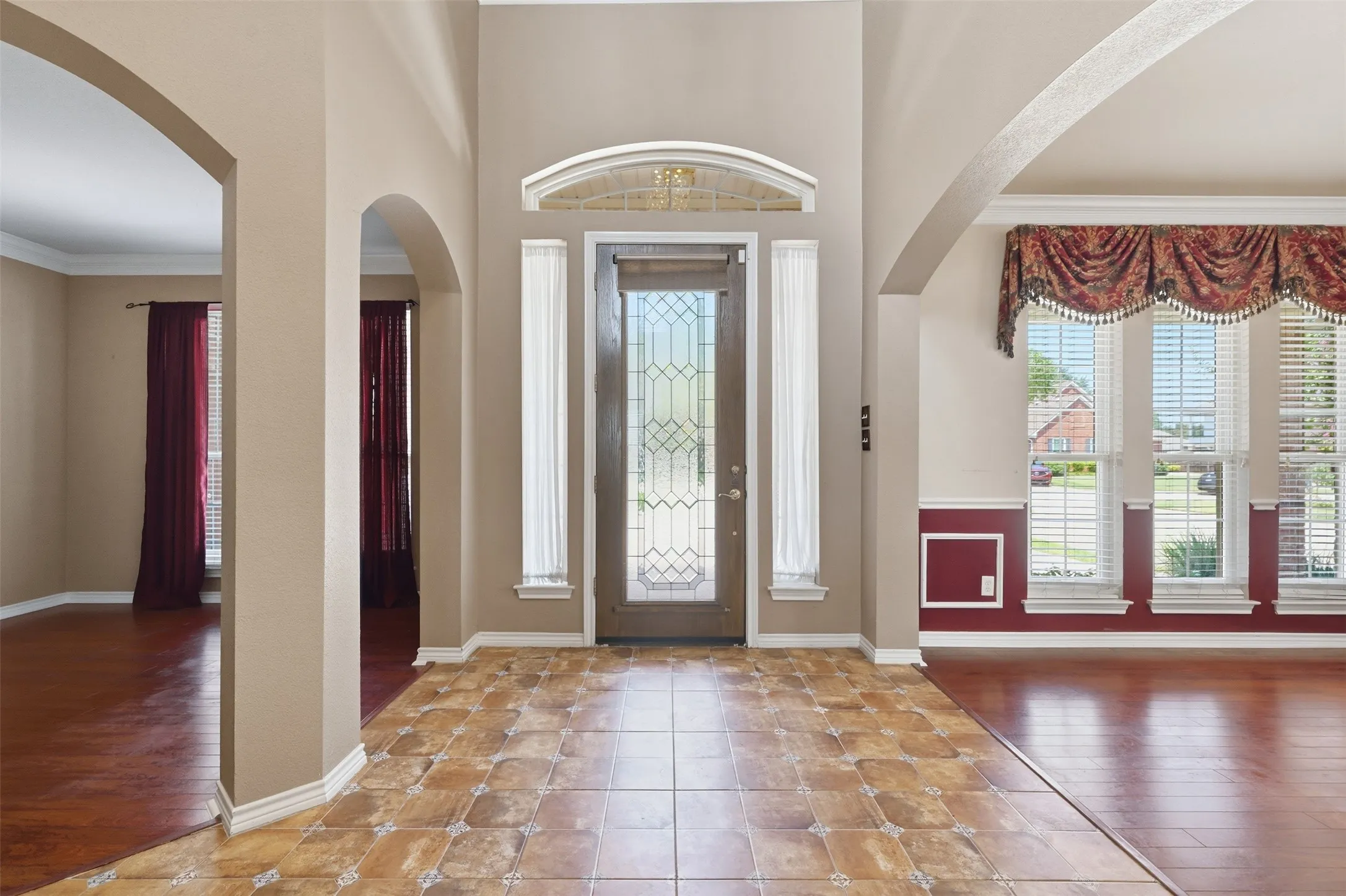 Single Family Residence For Sale in Tarrant County , 6333 Southern Hills Drive, Fort Worth, Texas 76132, 5 Bedroom, 4 Bathroom, 3 Garage spaces, 3,545 Sqft, built in 2000, mls#21331208, Real Estate Agent in Fort Worth, Homes For Sale in Tarrant county, Homes For Sale in Fort Worth, Realtor in Fort Worth Texas, Real Estate Brokerage Independent Realty Texas, Luminita Cordes Realtor