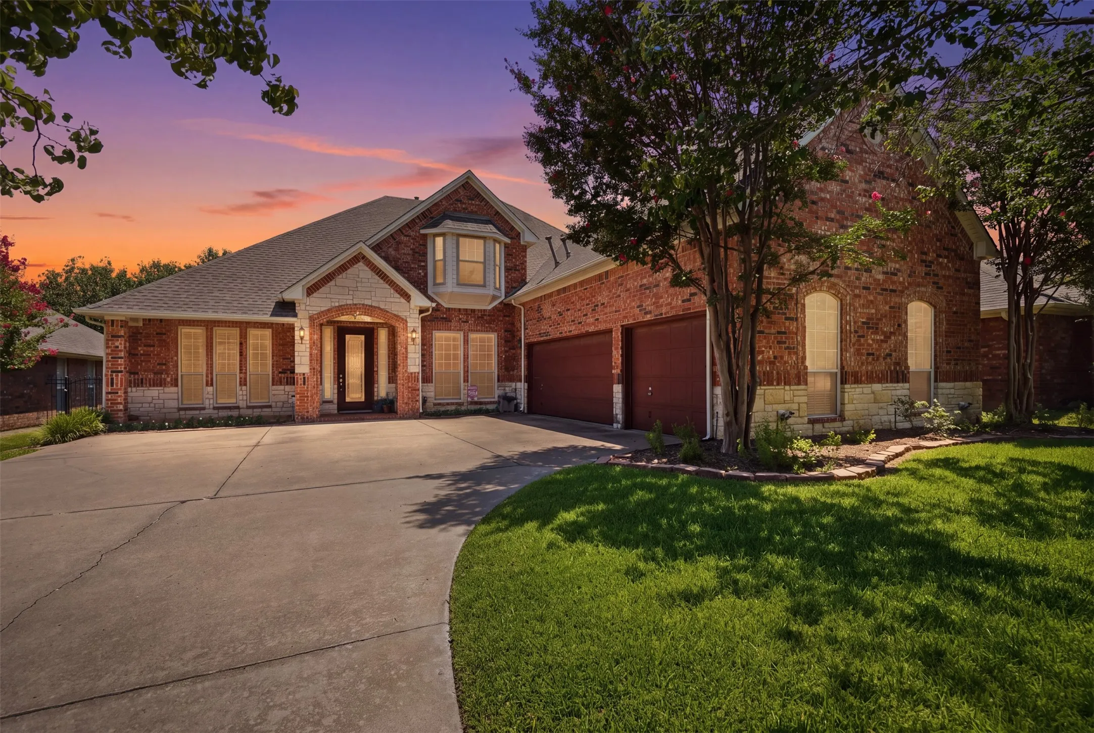 Single Family Residence For Sale in Tarrant County , 6333 Southern Hills Drive, Fort Worth, Texas 76132, 5 Bedroom, 4 Bathroom, 3 Garage spaces, 3,545 Sqft, built in 2000, mls#21331208, Real Estate Agent in Fort Worth, Homes For Sale in Tarrant county, Homes For Sale in Fort Worth, Realtor in Fort Worth Texas, Real Estate Brokerage Independent Realty Texas, Luminita Cordes Realtor