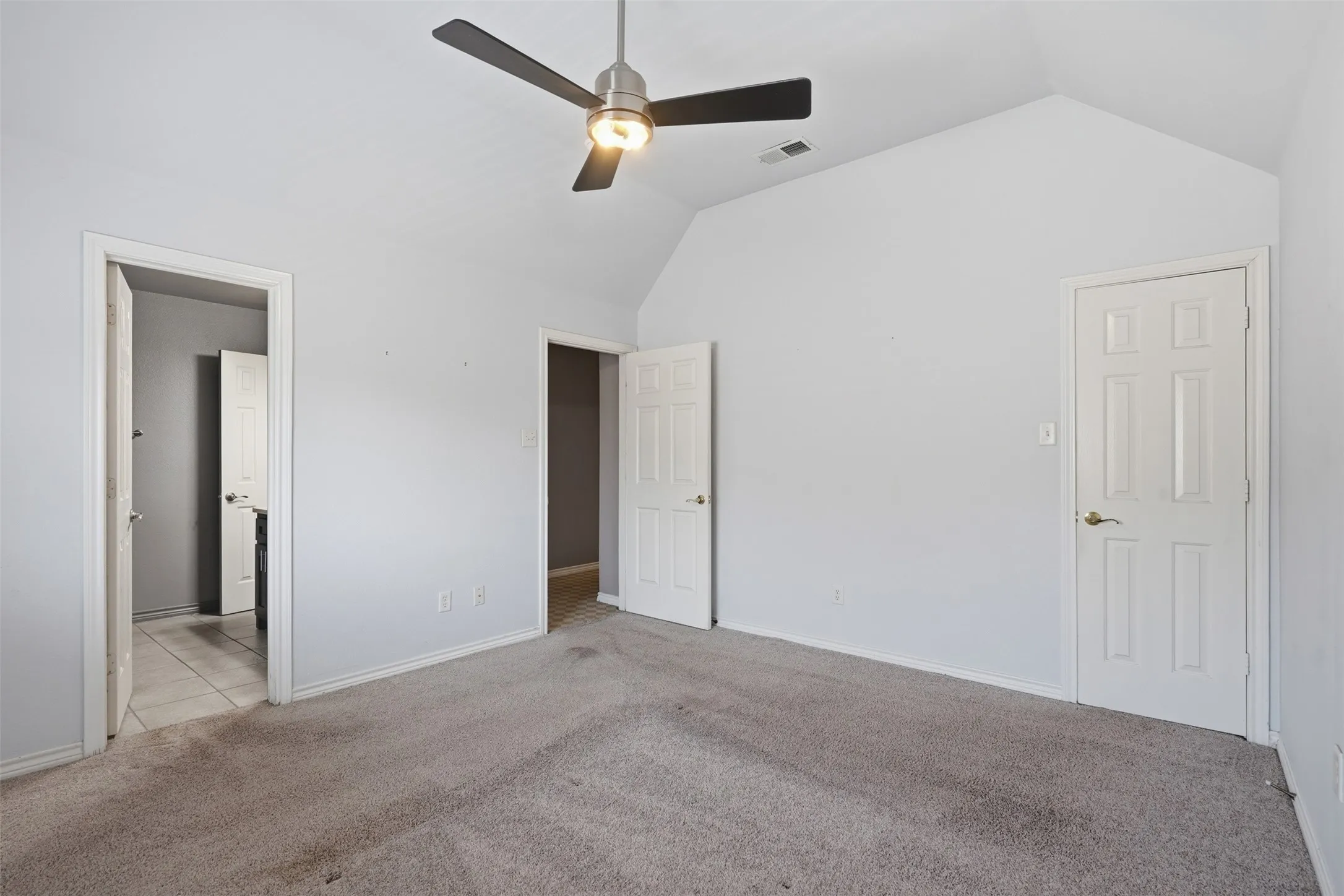 Single Family Residence For Sale in Tarrant County , 6333 Southern Hills Drive, Fort Worth, Texas 76132, 5 Bedroom, 4 Bathroom, 3 Garage spaces, 3,545 Sqft, built in 2000, mls#21331208, Real Estate Agent in Fort Worth, Homes For Sale in Tarrant county, Homes For Sale in Fort Worth, Realtor in Fort Worth Texas, Real Estate Brokerage Independent Realty Texas, Luminita Cordes Realtor