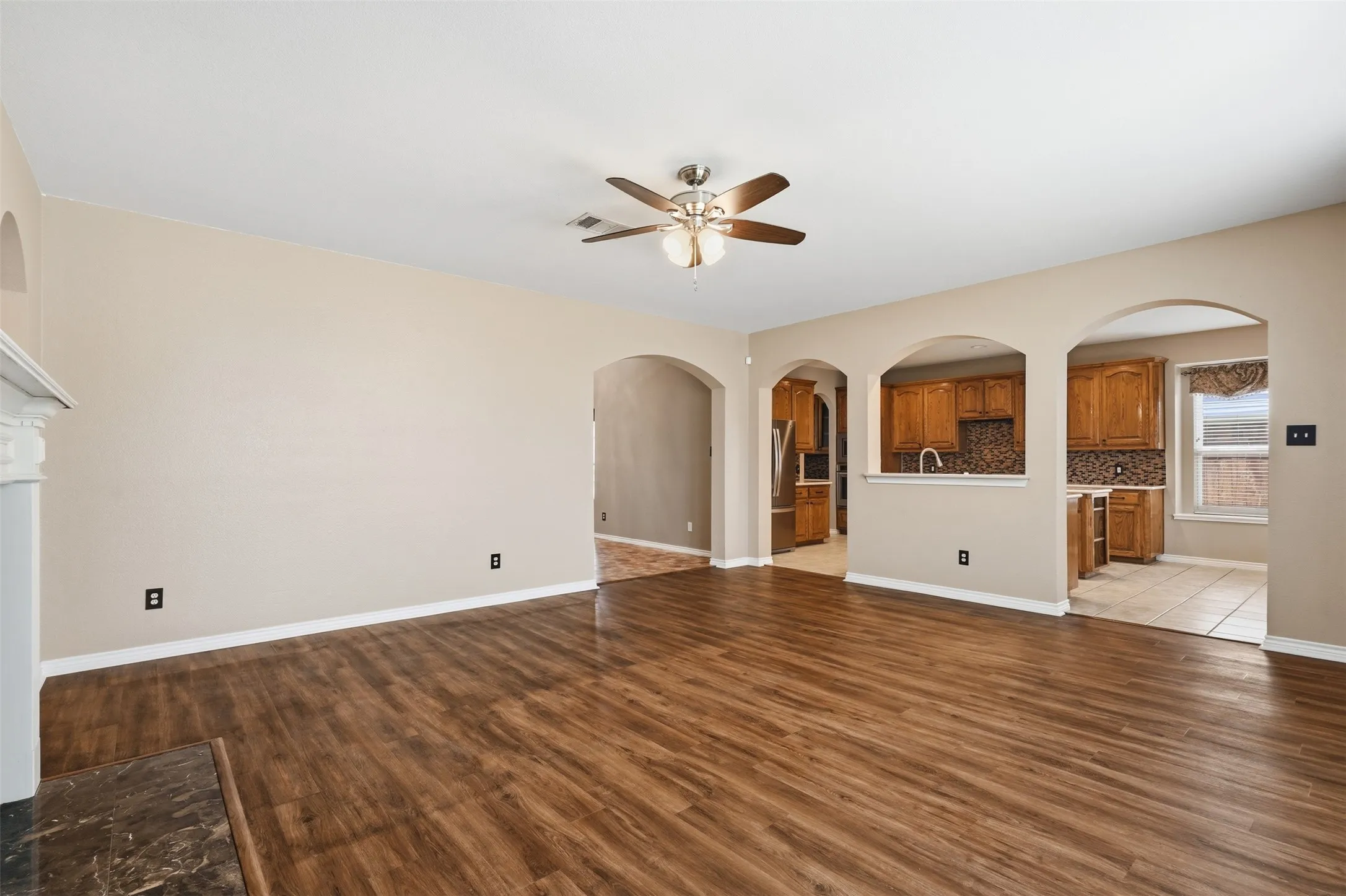 Single Family Residence For Sale in Tarrant County , 6333 Southern Hills Drive, Fort Worth, Texas 76132, 5 Bedroom, 4 Bathroom, 3 Garage spaces, 3,545 Sqft, built in 2000, mls#21331208, Real Estate Agent in Fort Worth, Homes For Sale in Tarrant county, Homes For Sale in Fort Worth, Realtor in Fort Worth Texas, Real Estate Brokerage Independent Realty Texas, Luminita Cordes Realtor