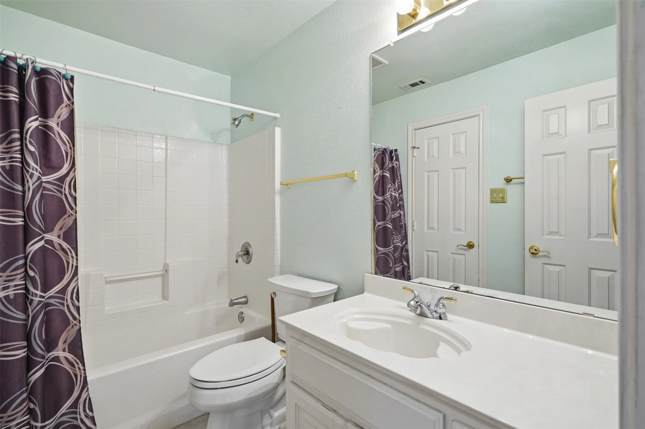 Single Family Residence For Sale in Tarrant County , 6333 Southern Hills Drive, Fort Worth, Texas 76132, 5 Bedroom, 4 Bathroom, 3 Garage spaces, 3,545 Sqft, built in 2000, mls#21331208, Real Estate Agent in Fort Worth, Homes For Sale in Tarrant county, Homes For Sale in Fort Worth, Realtor in Fort Worth Texas, Real Estate Brokerage Independent Realty Texas, Luminita Cordes Realtor