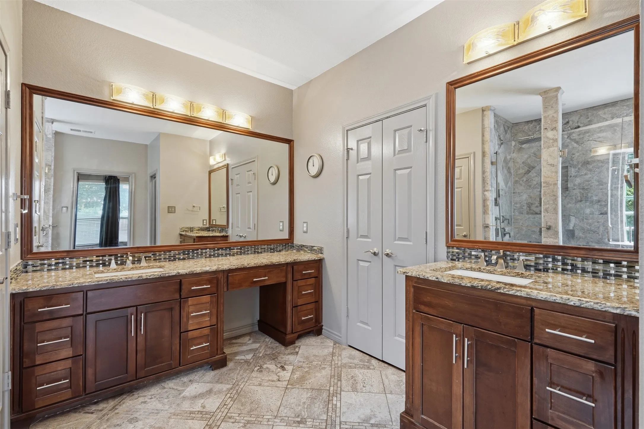 Single Family Residence For Sale in Tarrant County , 6333 Southern Hills Drive, Fort Worth, Texas 76132, 5 Bedroom, 4 Bathroom, 3 Garage spaces, 3,545 Sqft, built in 2000, mls#21331208, Real Estate Agent in Fort Worth, Homes For Sale in Tarrant county, Homes For Sale in Fort Worth, Realtor in Fort Worth Texas, Real Estate Brokerage Independent Realty Texas, Luminita Cordes Realtor