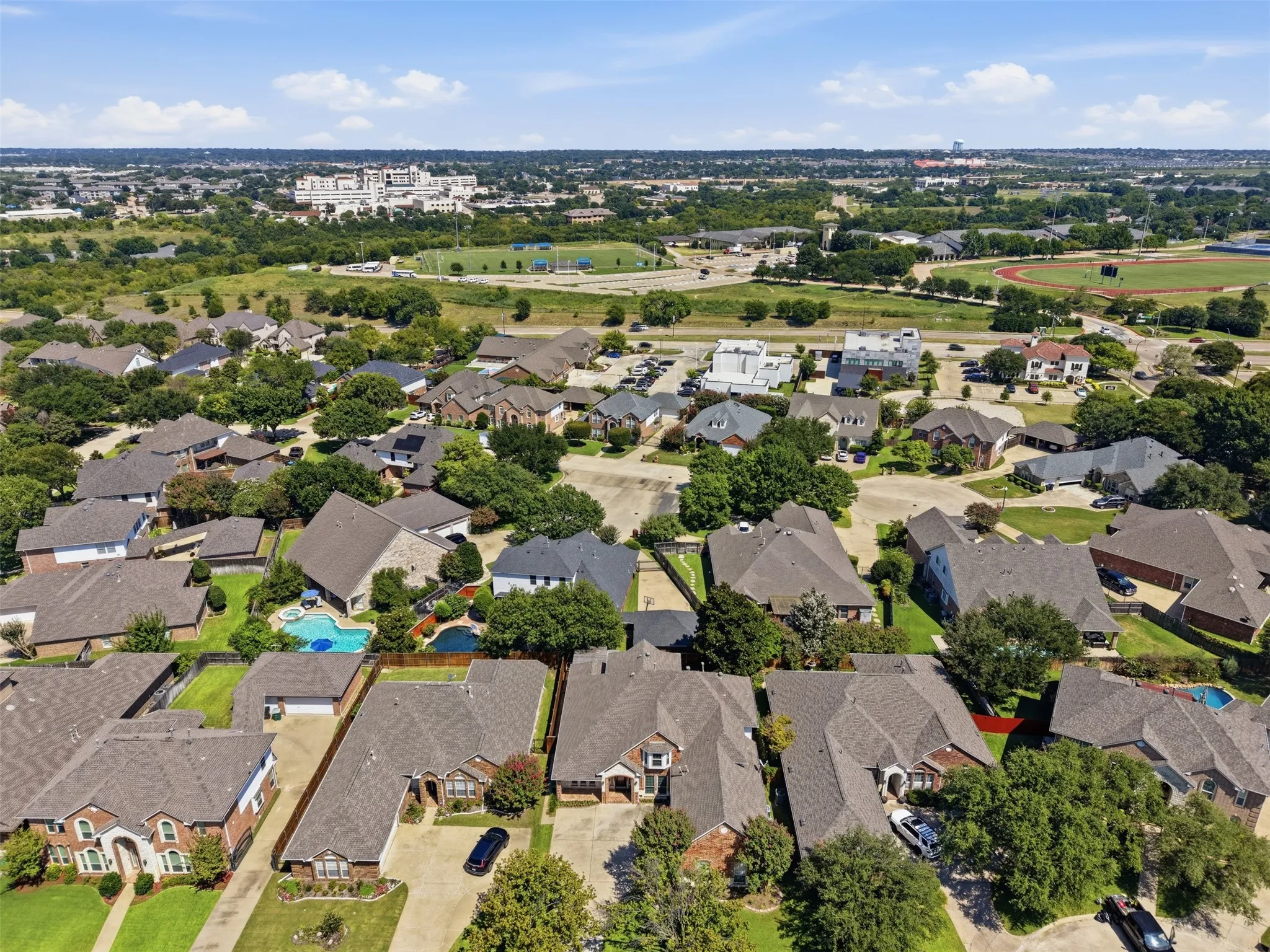 Single Family Residence For Sale in Tarrant County , 6333 Southern Hills Drive, Fort Worth, Texas 76132, 5 Bedroom, 4 Bathroom, 3 Garage spaces, 3,545 Sqft, built in 2000, mls#21331208, Real Estate Agent in Fort Worth, Homes For Sale in Tarrant county, Homes For Sale in Fort Worth, Realtor in Fort Worth Texas, Real Estate Brokerage Independent Realty Texas, Luminita Cordes Realtor