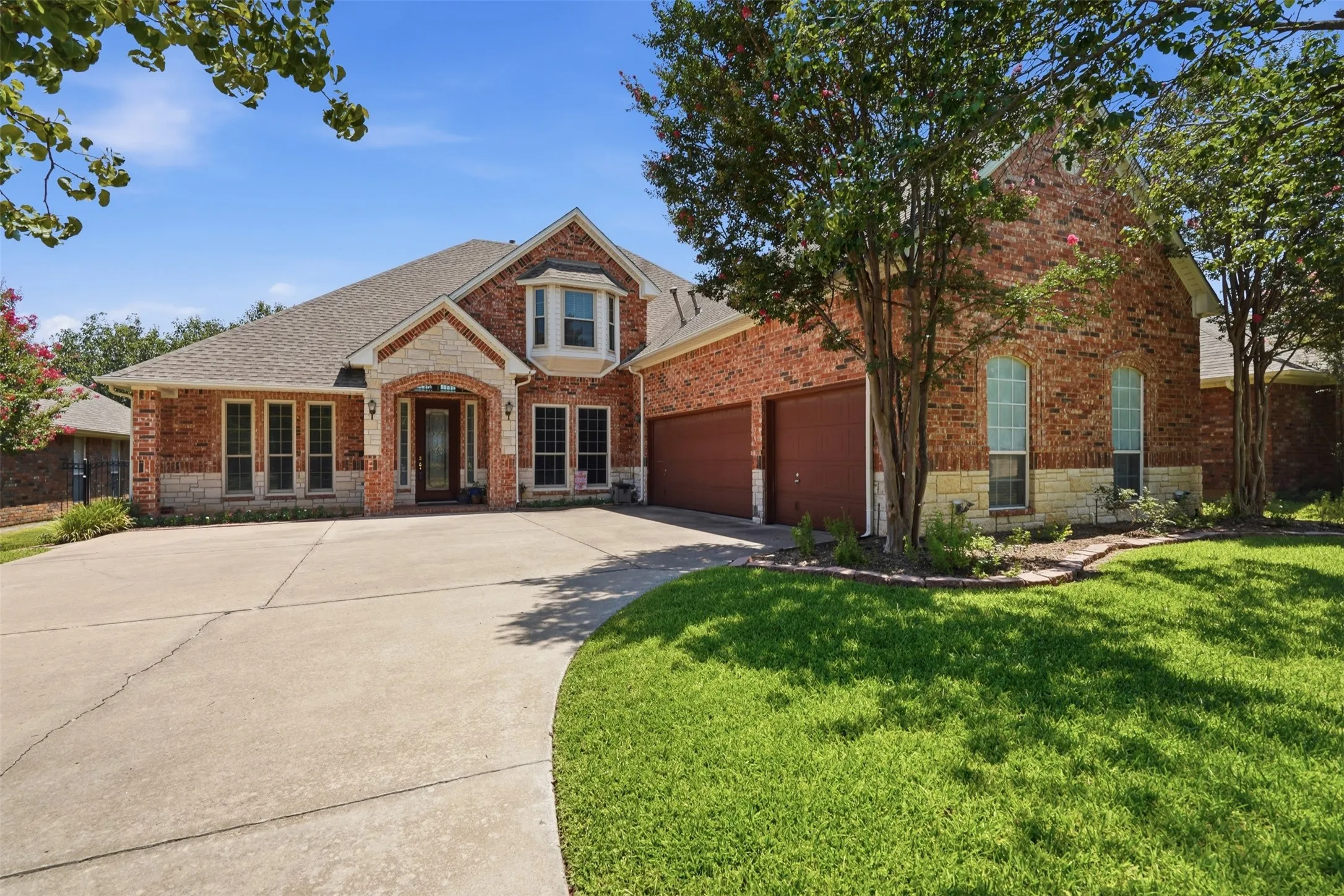 Single Family Residence For Sale in Tarrant County , 6333 Southern Hills Drive, Fort Worth, Texas 76132, 5 Bedroom, 4 Bathroom, 3 Garage spaces, 3,545 Sqft, built in 2000, mls#21331208, Real Estate Agent in Fort Worth, Homes For Sale in Tarrant county, Homes For Sale in Fort Worth, Realtor in Fort Worth Texas, Real Estate Brokerage Independent Realty Texas, Luminita Cordes Realtor