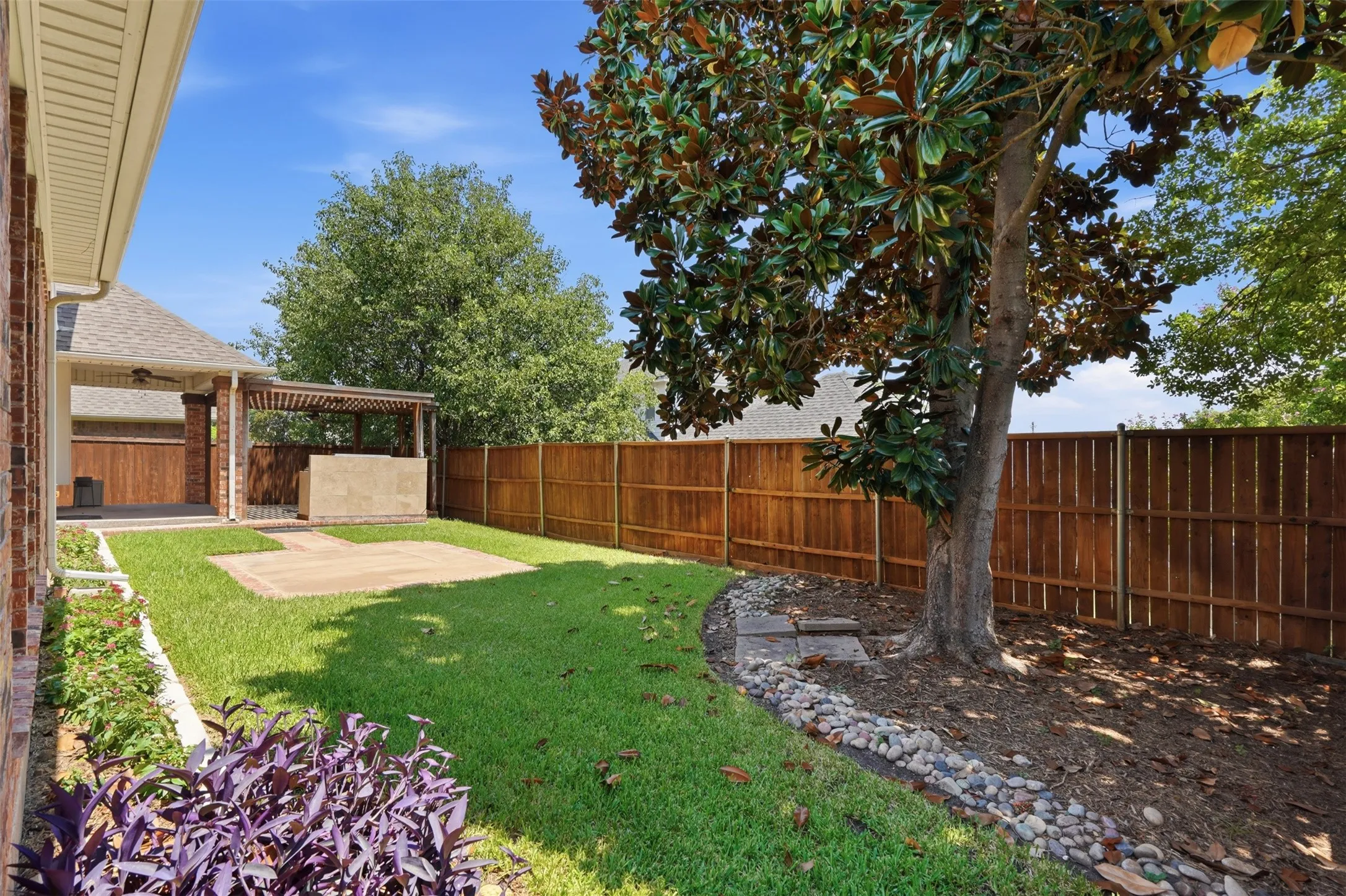 Single Family Residence For Sale in Tarrant County , 6333 Southern Hills Drive, Fort Worth, Texas 76132, 5 Bedroom, 4 Bathroom, 3 Garage spaces, 3,545 Sqft, built in 2000, mls#21331208, Real Estate Agent in Fort Worth, Homes For Sale in Tarrant county, Homes For Sale in Fort Worth, Realtor in Fort Worth Texas, Real Estate Brokerage Independent Realty Texas, Luminita Cordes Realtor