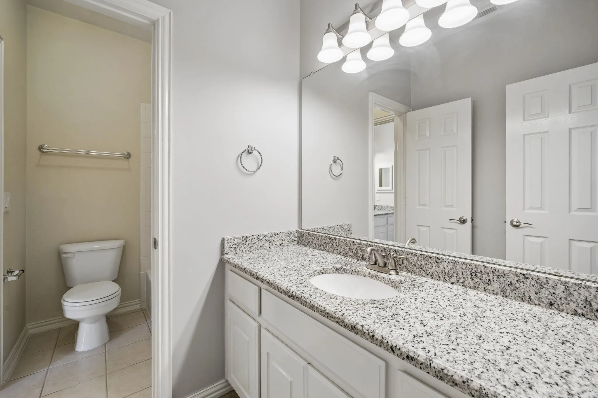 Single Family Residence For Sale in Dallas County , 122 Woodland Cove, Coppell, Texas 75019, 4 Bedroom, 4 Bathroom, 3 Garage spaces, 3,295 Sqft, built in 2000, mls#21333035, Real Estate Agent in Coppell, Homes For Sale in Dallas county, Homes For Sale in Coppell, Realtor in Coppell Texas, Real Estate Brokerage Independent Realty Texas, Luminita Cordes Realtor