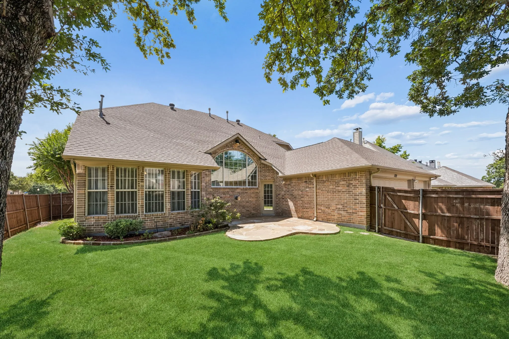 Single Family Residence For Sale in Dallas County , 122 Woodland Cove, Coppell, Texas 75019, 4 Bedroom, 4 Bathroom, 3 Garage spaces, 3,295 Sqft, built in 2000, mls#21333035, Real Estate Agent in Coppell, Homes For Sale in Dallas county, Homes For Sale in Coppell, Realtor in Coppell Texas, Real Estate Brokerage Independent Realty Texas, Luminita Cordes Realtor