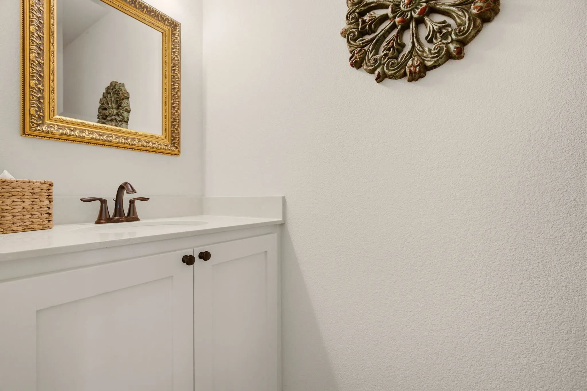 Upper half bath off the gameroom...super convenient!