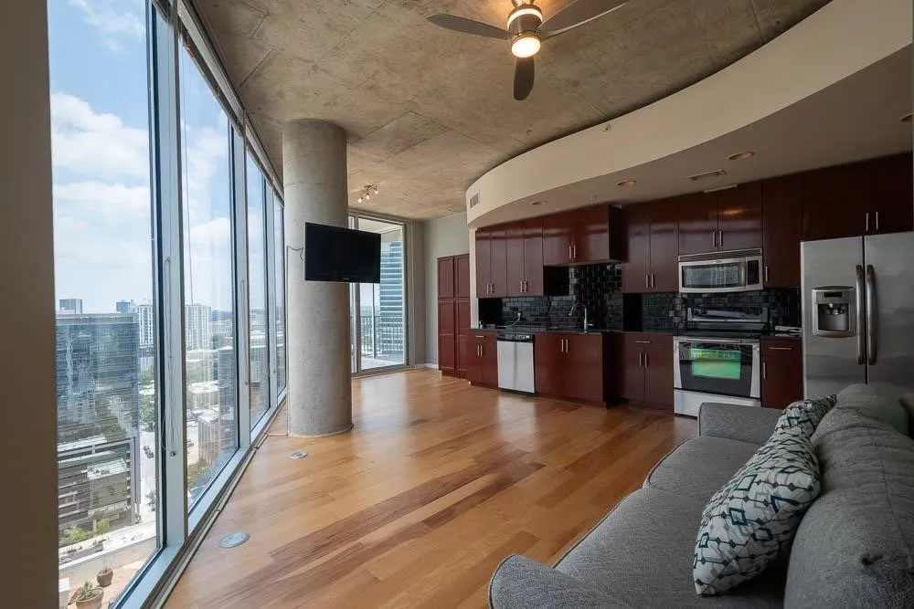 Condominium For Sale in Travis County , 360 Nueces Street 2110, Austin, Texas 78701, 1 Bedroom, 1 Bathroom, 1 Garage spaces, 770 Sqft, built in 2008, mls#21315642, Real Estate Agent in Austin, Homes For Sale in Travis county, Homes For Sale in Austin, Realtor in Austin Texas, Real Estate Brokerage Independent Realty Texas, Luminita Cordes Realtor