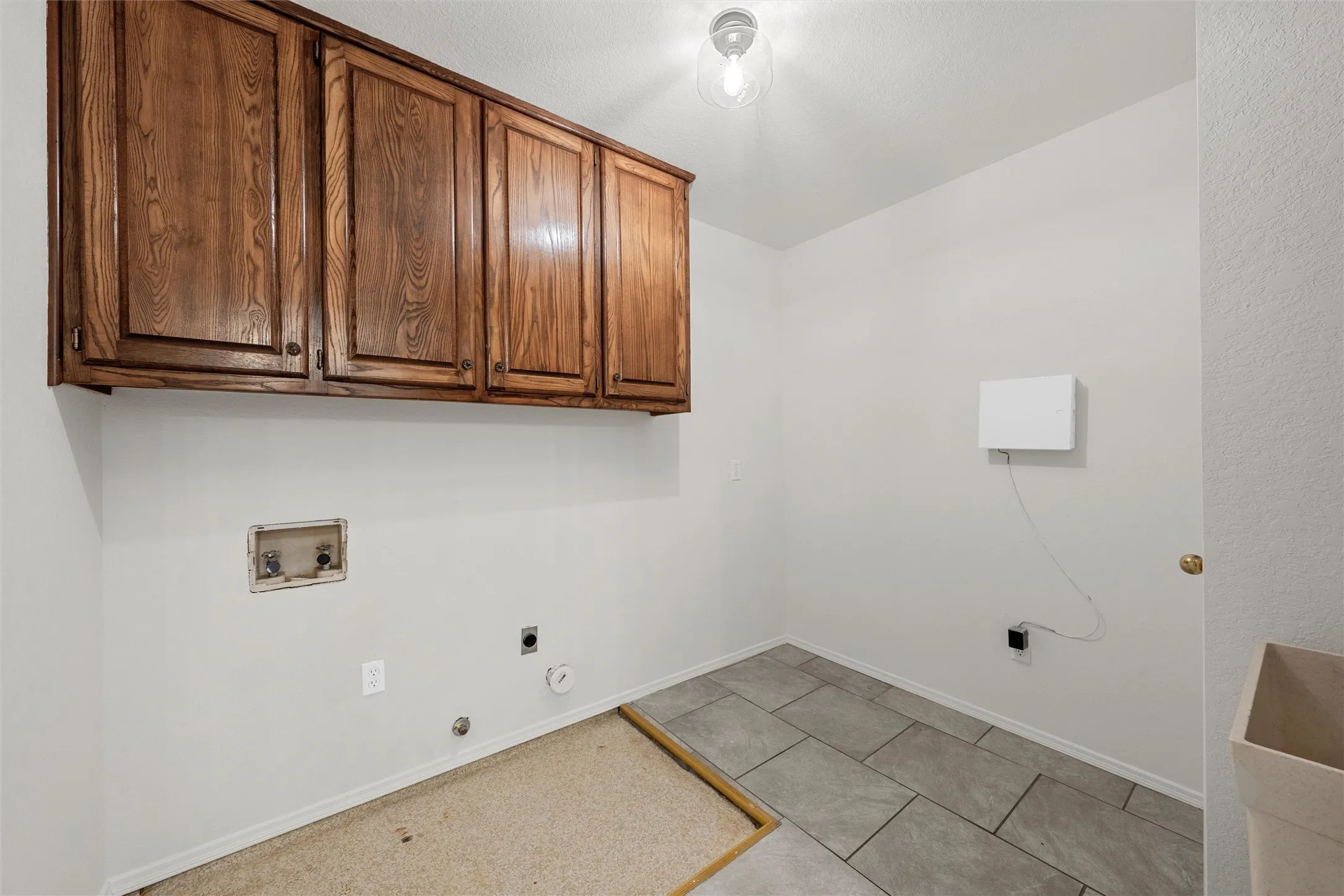 Single Family Residence For Sale in Mc Lennan County , 108 Spring Creek Street, Lacy Lakeview, Texas 76705, 3 Bedroom, 3 Bathroom, 2 Garage spaces, 2,637 Sqft, built in 1986, mls#21330605, Real Estate Agent in Lacy Lakeview, Homes For Sale in Mc Lennan county, Homes For Sale in Lacy Lakeview, Realtor in Lacy Lakeview Texas, Real Estate Brokerage Independent Realty Texas, Luminita Cordes Realtor