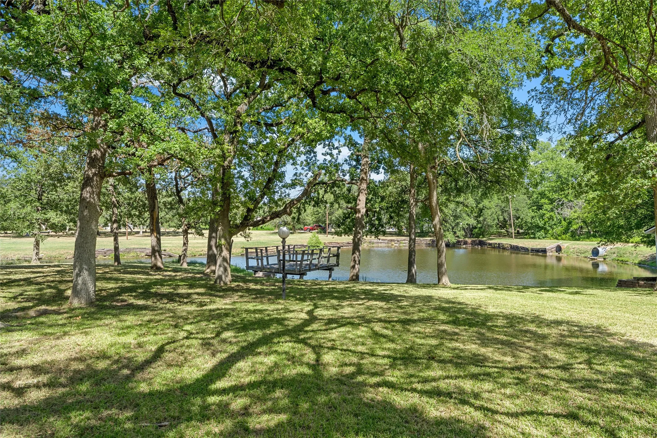 Single Family Residence For Sale in Mc Lennan County , 108 Spring Creek Street, Lacy Lakeview, Texas 76705, 3 Bedroom, 3 Bathroom, 2 Garage spaces, 2,637 Sqft, built in 1986, mls#21330605, Real Estate Agent in Lacy Lakeview, Homes For Sale in Mc Lennan county, Homes For Sale in Lacy Lakeview, Realtor in Lacy Lakeview Texas, Real Estate Brokerage Independent Realty Texas, Luminita Cordes Realtor