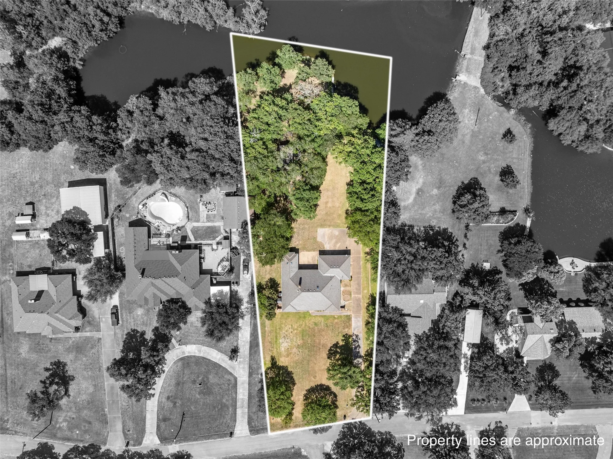 Single Family Residence For Sale in Mc Lennan County , 108 Spring Creek Street, Lacy Lakeview, Texas 76705, 3 Bedroom, 3 Bathroom, 2 Garage spaces, 2,637 Sqft, built in 1986, mls#21330605, Real Estate Agent in Lacy Lakeview, Homes For Sale in Mc Lennan county, Homes For Sale in Lacy Lakeview, Realtor in Lacy Lakeview Texas, Real Estate Brokerage Independent Realty Texas, Luminita Cordes Realtor