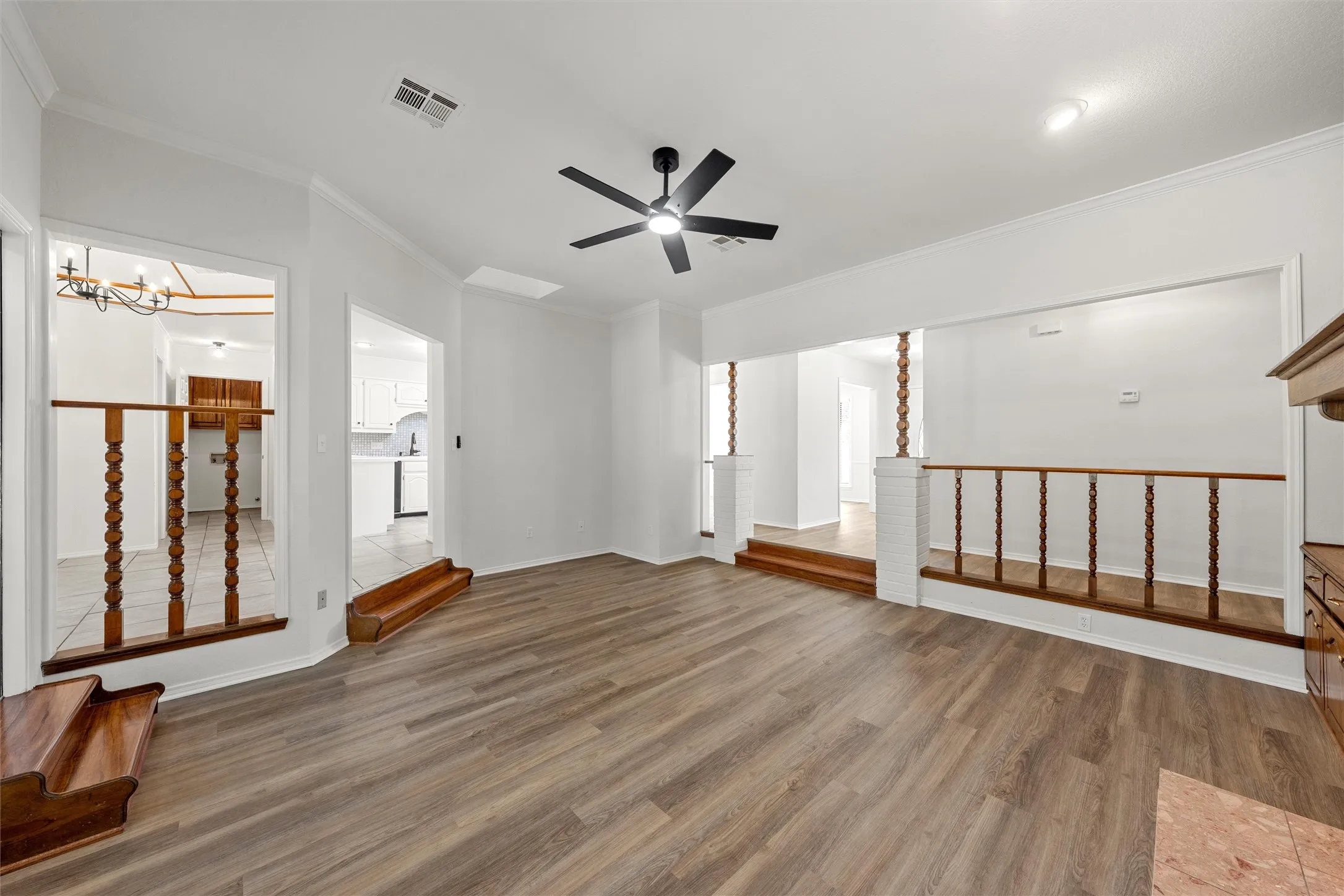 Single Family Residence For Sale in Mc Lennan County , 108 Spring Creek Street, Lacy Lakeview, Texas 76705, 3 Bedroom, 3 Bathroom, 2 Garage spaces, 2,637 Sqft, built in 1986, mls#21330605, Real Estate Agent in Lacy Lakeview, Homes For Sale in Mc Lennan county, Homes For Sale in Lacy Lakeview, Realtor in Lacy Lakeview Texas, Real Estate Brokerage Independent Realty Texas, Luminita Cordes Realtor