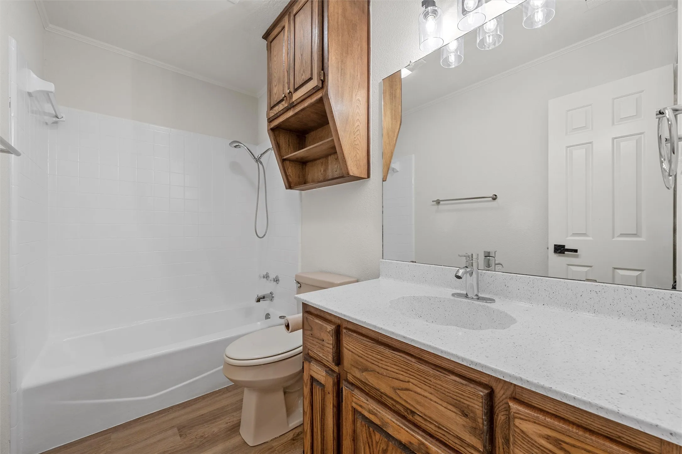 Single Family Residence For Sale in Mc Lennan County , 108 Spring Creek Street, Lacy Lakeview, Texas 76705, 3 Bedroom, 3 Bathroom, 2 Garage spaces, 2,637 Sqft, built in 1986, mls#21330605, Real Estate Agent in Lacy Lakeview, Homes For Sale in Mc Lennan county, Homes For Sale in Lacy Lakeview, Realtor in Lacy Lakeview Texas, Real Estate Brokerage Independent Realty Texas, Luminita Cordes Realtor