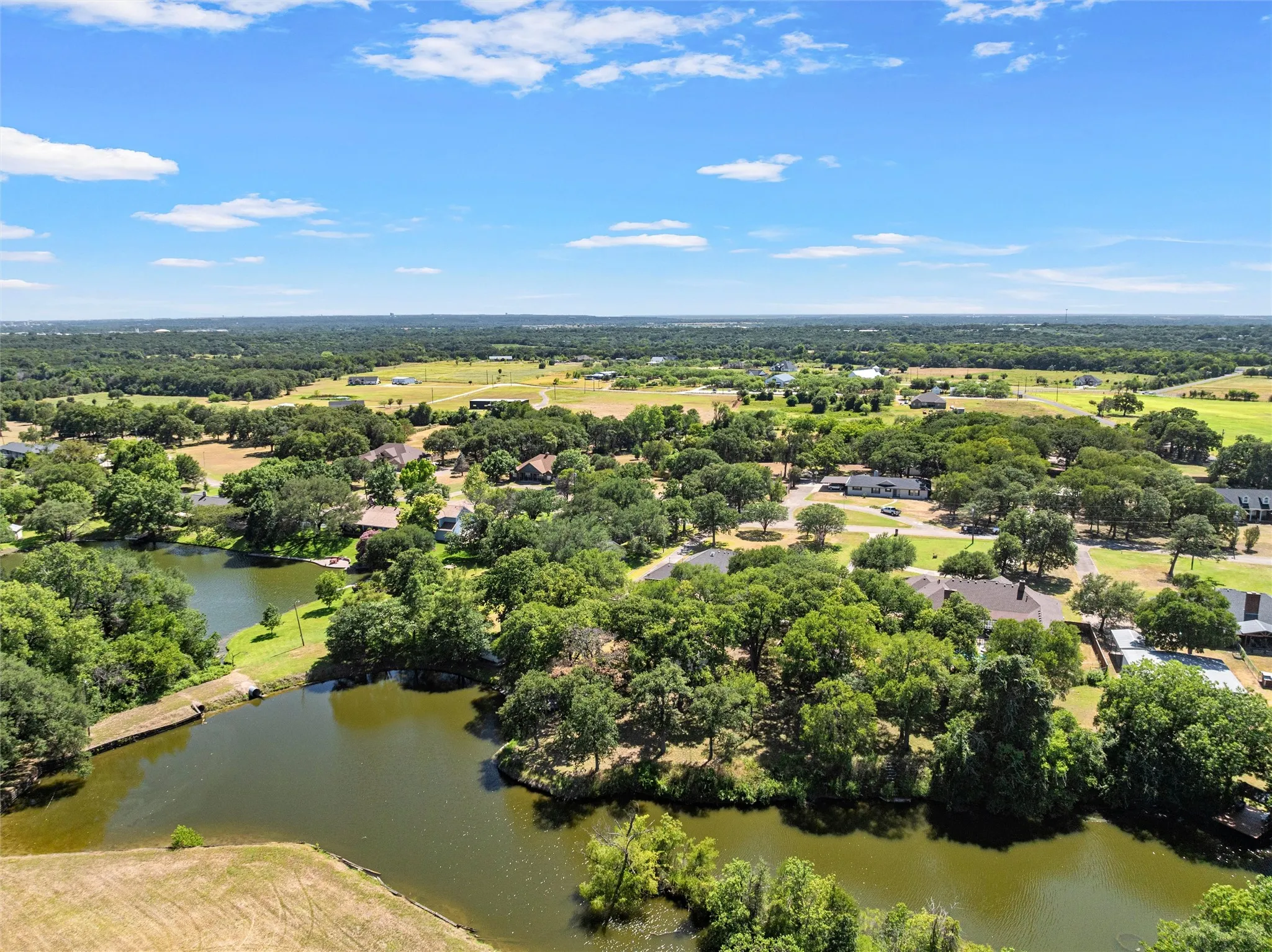 Single Family Residence For Sale in Mc Lennan County , 108 Spring Creek Street, Lacy Lakeview, Texas 76705, 3 Bedroom, 3 Bathroom, 2 Garage spaces, 2,637 Sqft, built in 1986, mls#21330605, Real Estate Agent in Lacy Lakeview, Homes For Sale in Mc Lennan county, Homes For Sale in Lacy Lakeview, Realtor in Lacy Lakeview Texas, Real Estate Brokerage Independent Realty Texas, Luminita Cordes Realtor