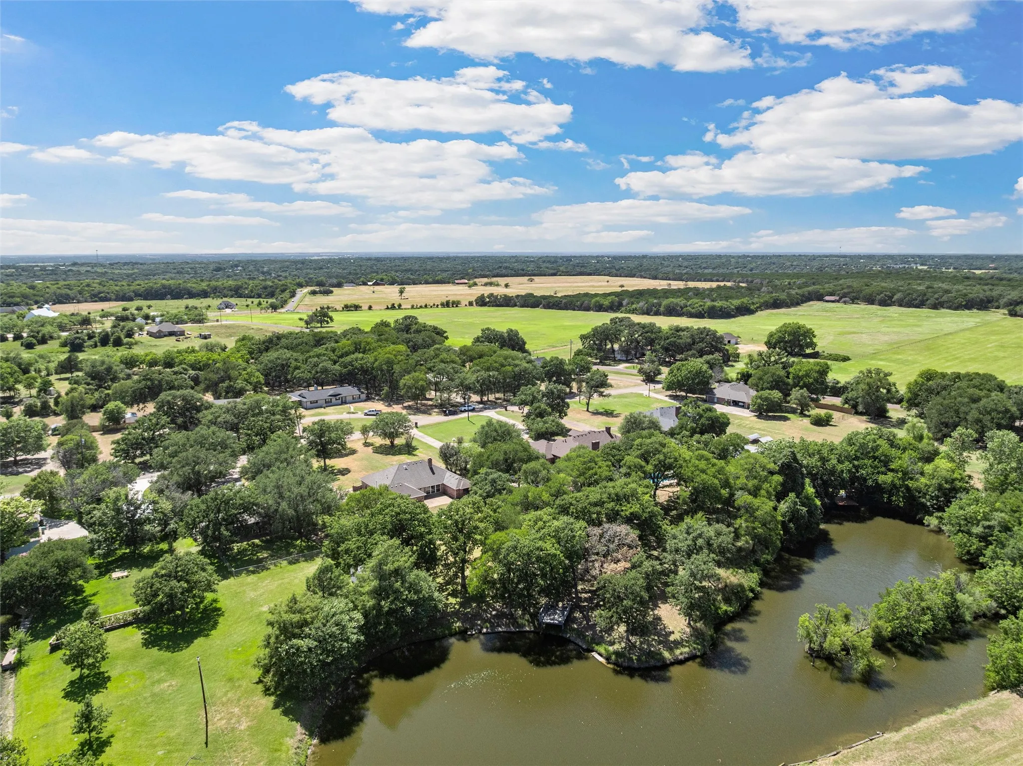 Single Family Residence For Sale in Mc Lennan County , 108 Spring Creek Street, Lacy Lakeview, Texas 76705, 3 Bedroom, 3 Bathroom, 2 Garage spaces, 2,637 Sqft, built in 1986, mls#21330605, Real Estate Agent in Lacy Lakeview, Homes For Sale in Mc Lennan county, Homes For Sale in Lacy Lakeview, Realtor in Lacy Lakeview Texas, Real Estate Brokerage Independent Realty Texas, Luminita Cordes Realtor