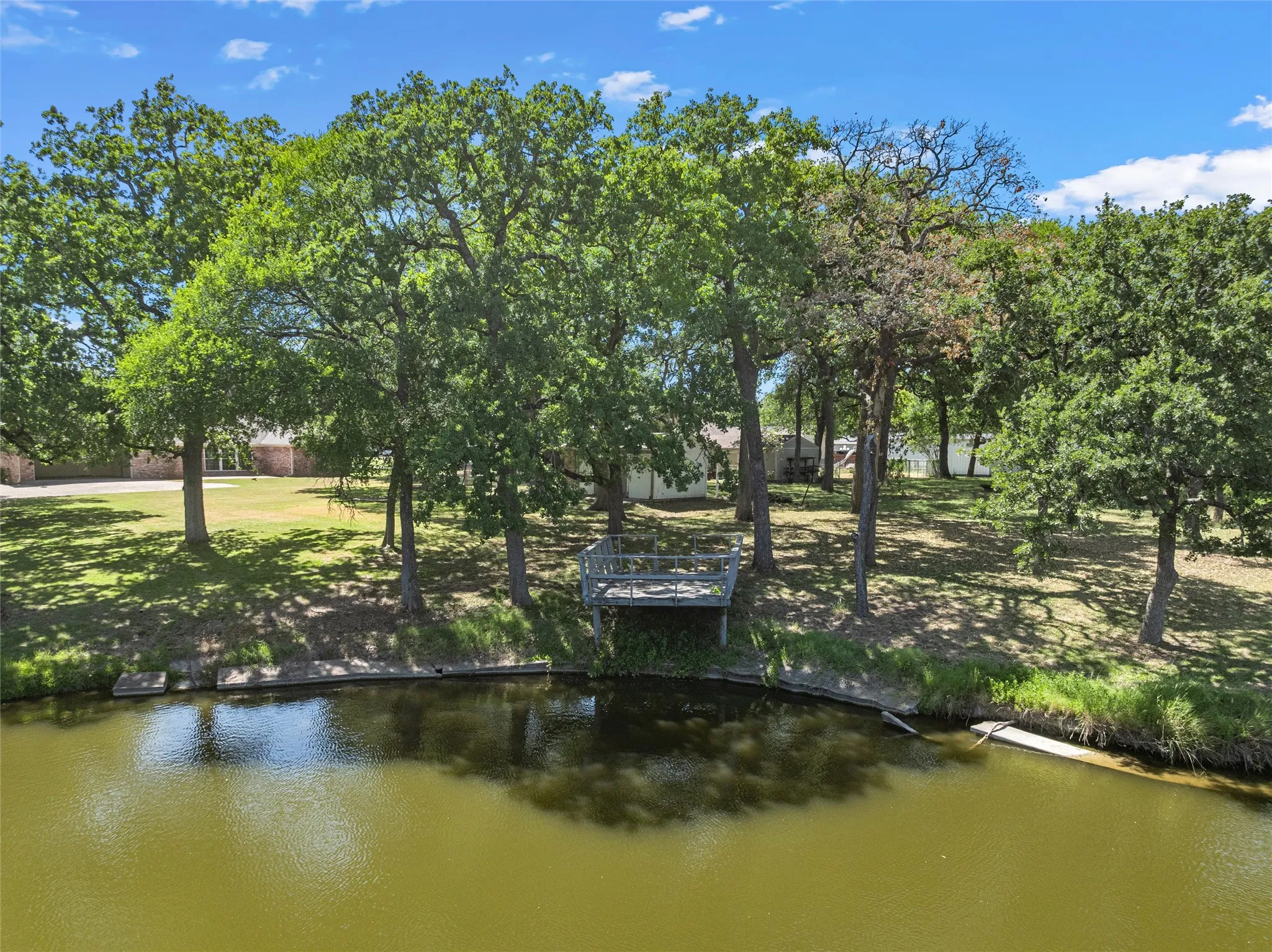 Single Family Residence For Sale in Mc Lennan County , 108 Spring Creek Street, Lacy Lakeview, Texas 76705, 3 Bedroom, 3 Bathroom, 2 Garage spaces, 2,637 Sqft, built in 1986, mls#21330605, Real Estate Agent in Lacy Lakeview, Homes For Sale in Mc Lennan county, Homes For Sale in Lacy Lakeview, Realtor in Lacy Lakeview Texas, Real Estate Brokerage Independent Realty Texas, Luminita Cordes Realtor