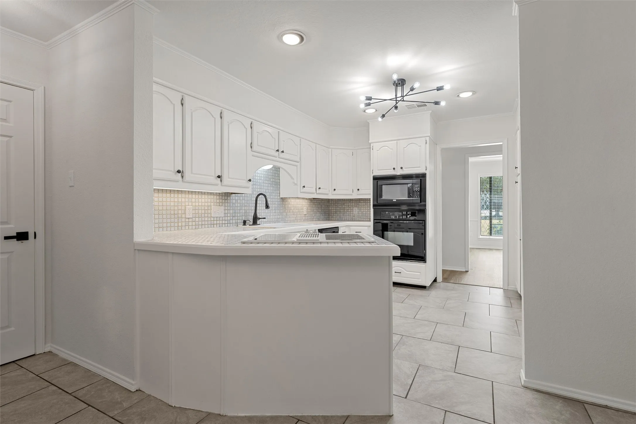 Single Family Residence For Sale in Mc Lennan County , 108 Spring Creek Street, Lacy Lakeview, Texas 76705, 3 Bedroom, 3 Bathroom, 2 Garage spaces, 2,637 Sqft, built in 1986, mls#21330605, Real Estate Agent in Lacy Lakeview, Homes For Sale in Mc Lennan county, Homes For Sale in Lacy Lakeview, Realtor in Lacy Lakeview Texas, Real Estate Brokerage Independent Realty Texas, Luminita Cordes Realtor