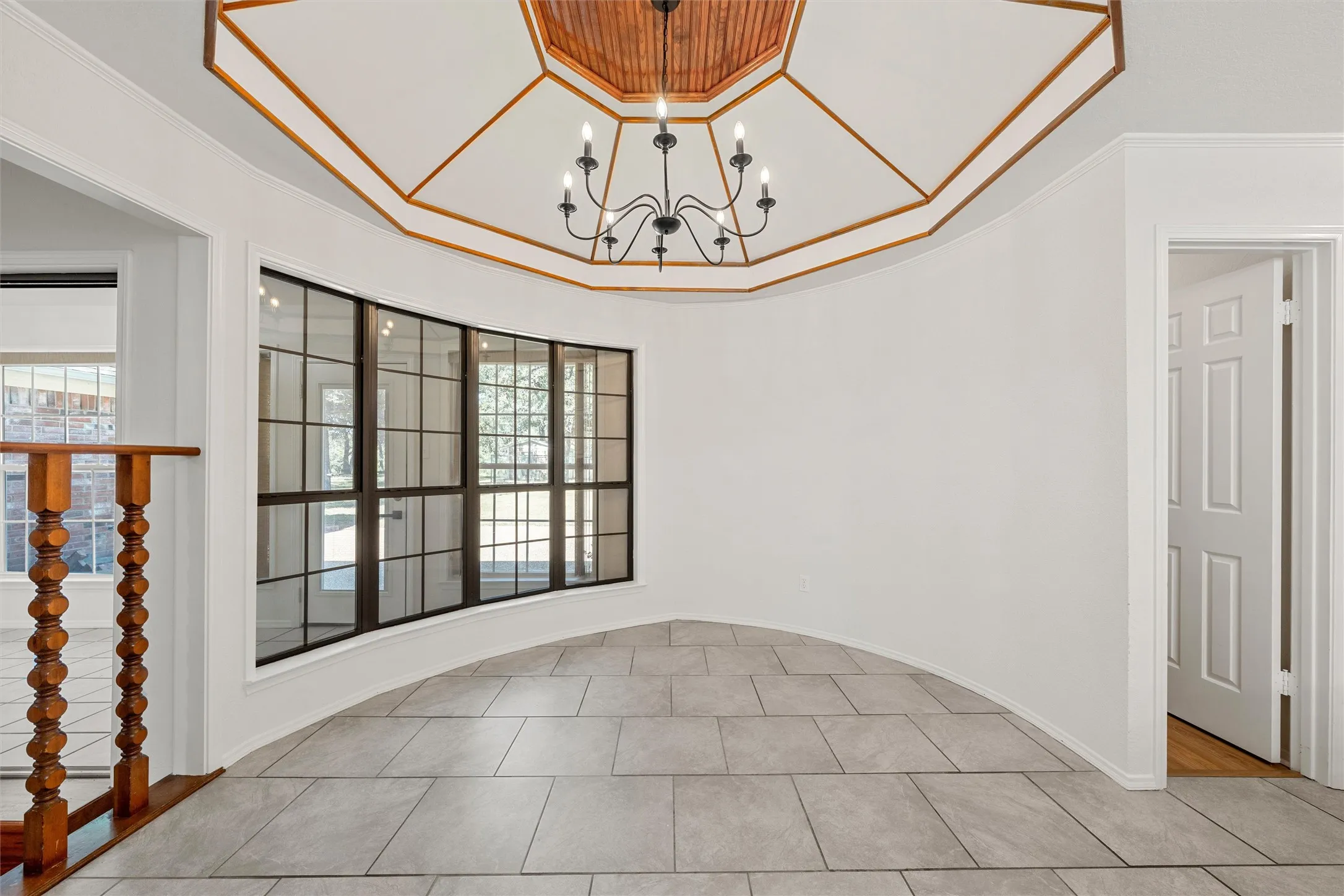 Single Family Residence For Sale in Mc Lennan County , 108 Spring Creek Street, Lacy Lakeview, Texas 76705, 3 Bedroom, 3 Bathroom, 2 Garage spaces, 2,637 Sqft, built in 1986, mls#21330605, Real Estate Agent in Lacy Lakeview, Homes For Sale in Mc Lennan county, Homes For Sale in Lacy Lakeview, Realtor in Lacy Lakeview Texas, Real Estate Brokerage Independent Realty Texas, Luminita Cordes Realtor
