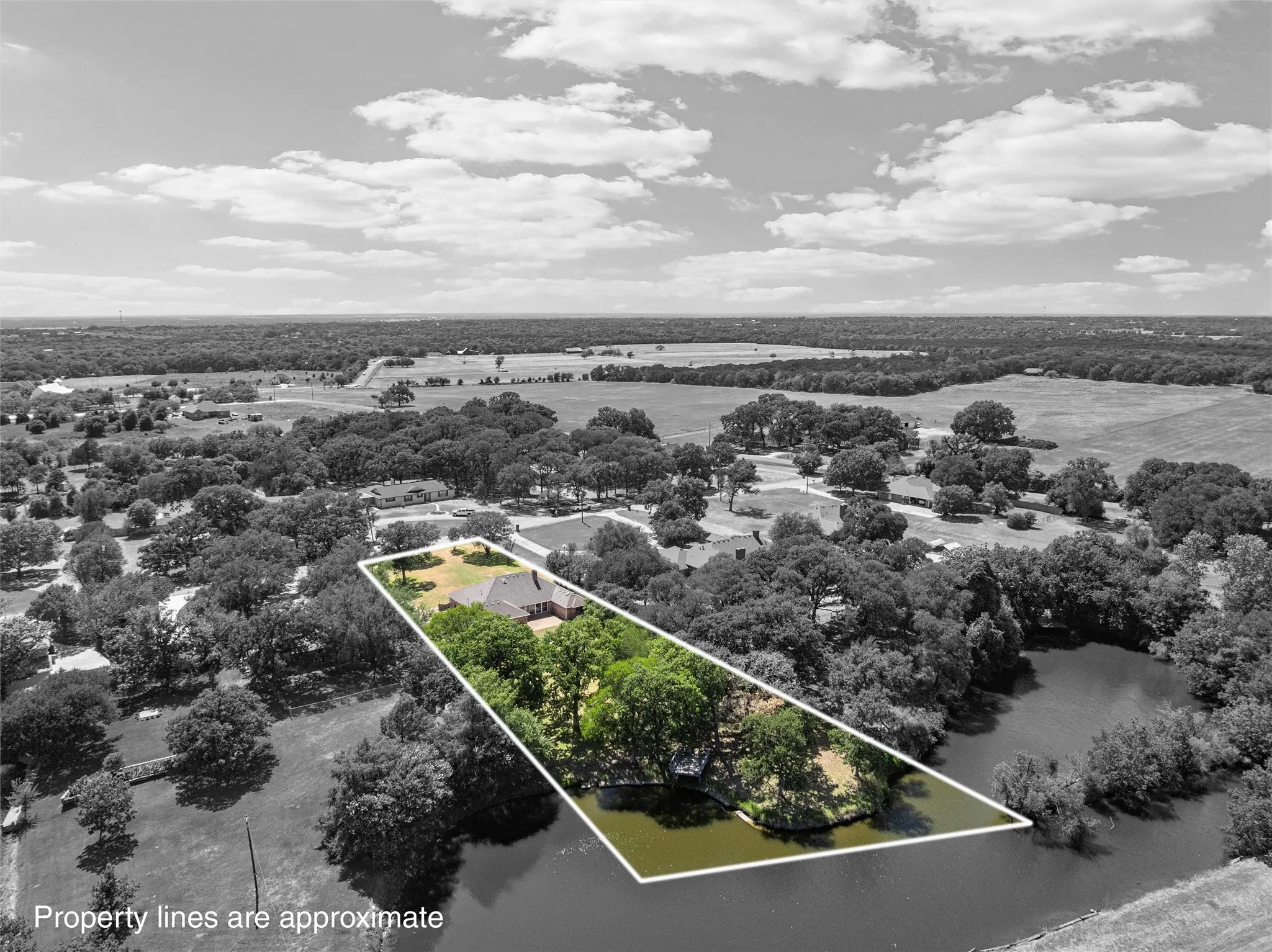 Single Family Residence For Sale in Mc Lennan County , 108 Spring Creek Street, Lacy Lakeview, Texas 76705, 3 Bedroom, 3 Bathroom, 2 Garage spaces, 2,637 Sqft, built in 1986, mls#21330605, Real Estate Agent in Lacy Lakeview, Homes For Sale in Mc Lennan county, Homes For Sale in Lacy Lakeview, Realtor in Lacy Lakeview Texas, Real Estate Brokerage Independent Realty Texas, Luminita Cordes Realtor