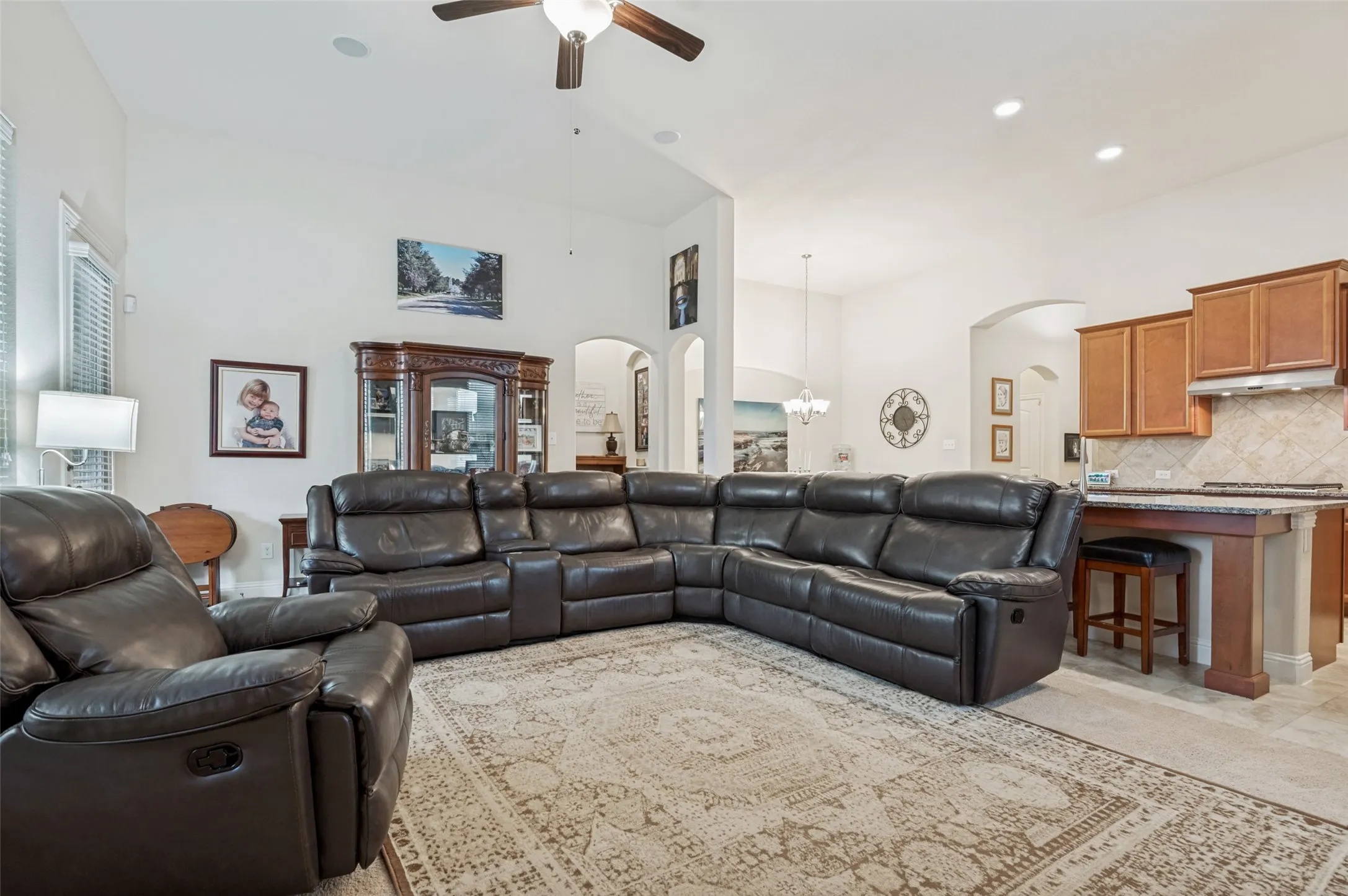 Single Family Residence For Sale in Johnson County , 2810 Green Circle Drive, Mansfield, Texas 76063, 3 Bedroom, 2 Bathroom, 2 Garage spaces, 2,092 Sqft, built in 2017, mls#21324862, Real Estate Agent in Mansfield, Homes For Sale in Johnson county, Homes For Sale in Mansfield, Realtor in Mansfield Texas, Real Estate Brokerage Independent Realty Texas, Luminita Cordes Realtor