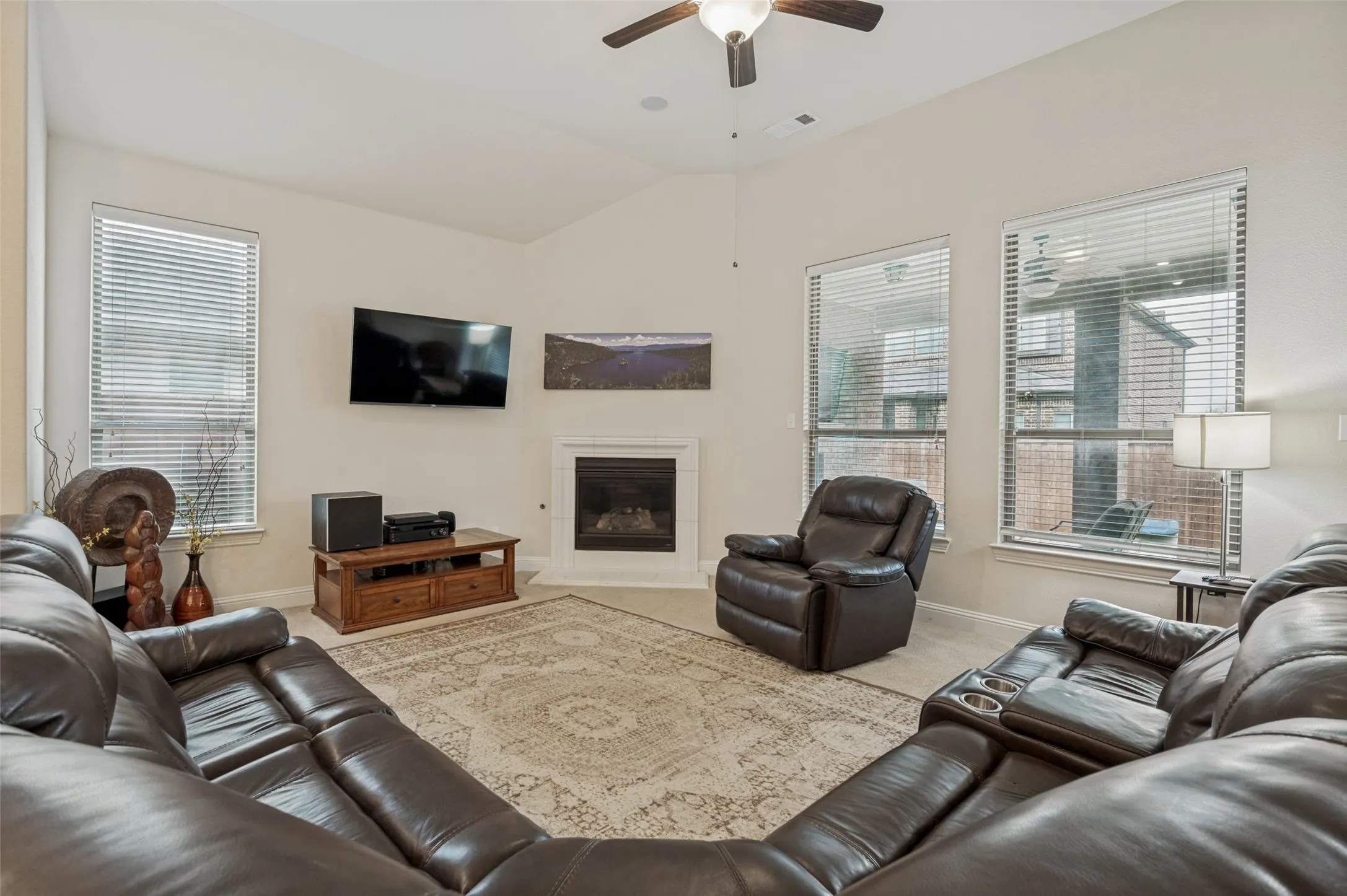 Single Family Residence For Sale in Johnson County , 2810 Green Circle Drive, Mansfield, Texas 76063, 3 Bedroom, 2 Bathroom, 2 Garage spaces, 2,092 Sqft, built in 2017, mls#21324862, Real Estate Agent in Mansfield, Homes For Sale in Johnson county, Homes For Sale in Mansfield, Realtor in Mansfield Texas, Real Estate Brokerage Independent Realty Texas, Luminita Cordes Realtor