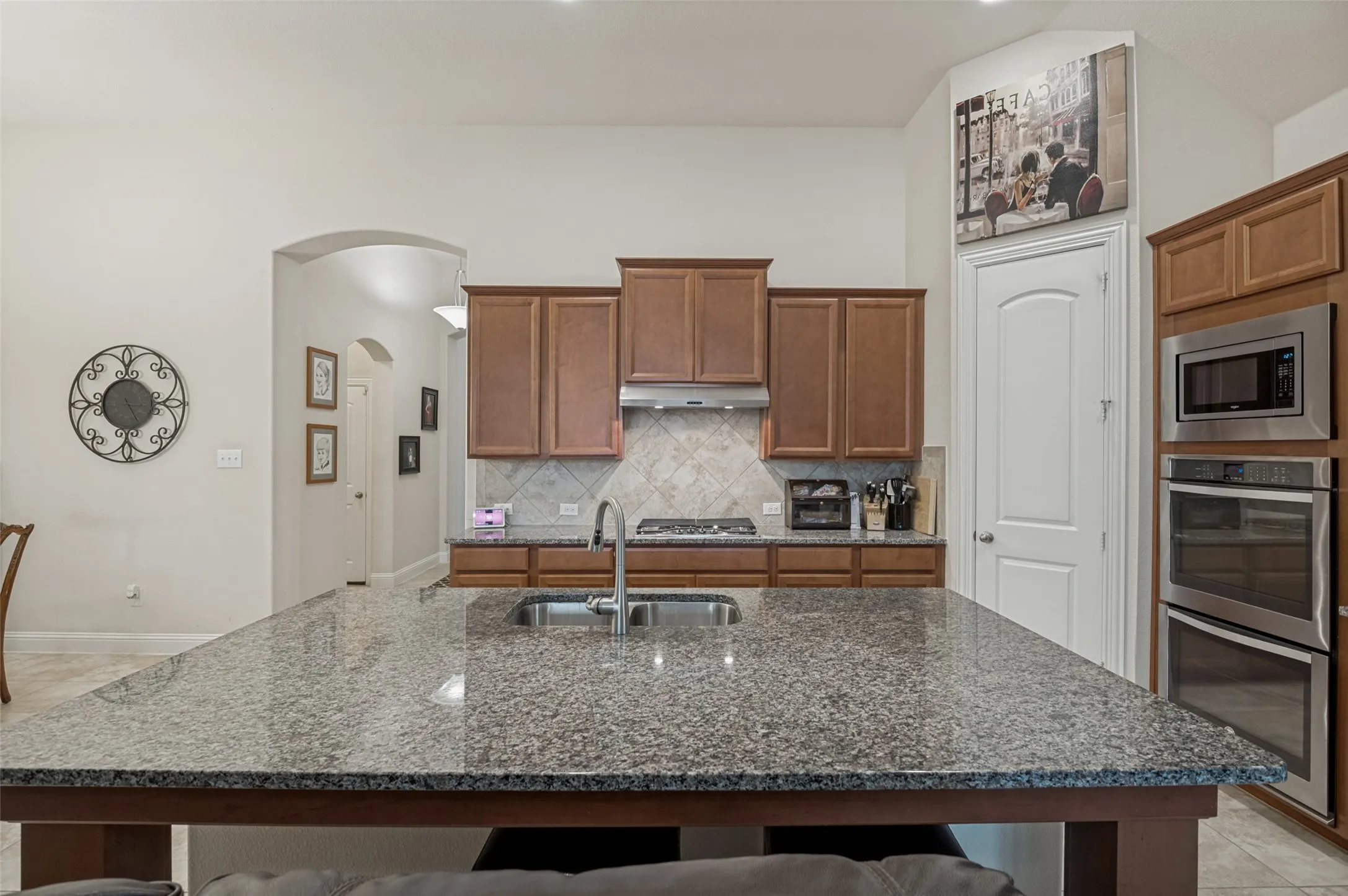Single Family Residence For Sale in Johnson County , 2810 Green Circle Drive, Mansfield, Texas 76063, 3 Bedroom, 2 Bathroom, 2 Garage spaces, 2,092 Sqft, built in 2017, mls#21324862, Real Estate Agent in Mansfield, Homes For Sale in Johnson county, Homes For Sale in Mansfield, Realtor in Mansfield Texas, Real Estate Brokerage Independent Realty Texas, Luminita Cordes Realtor
