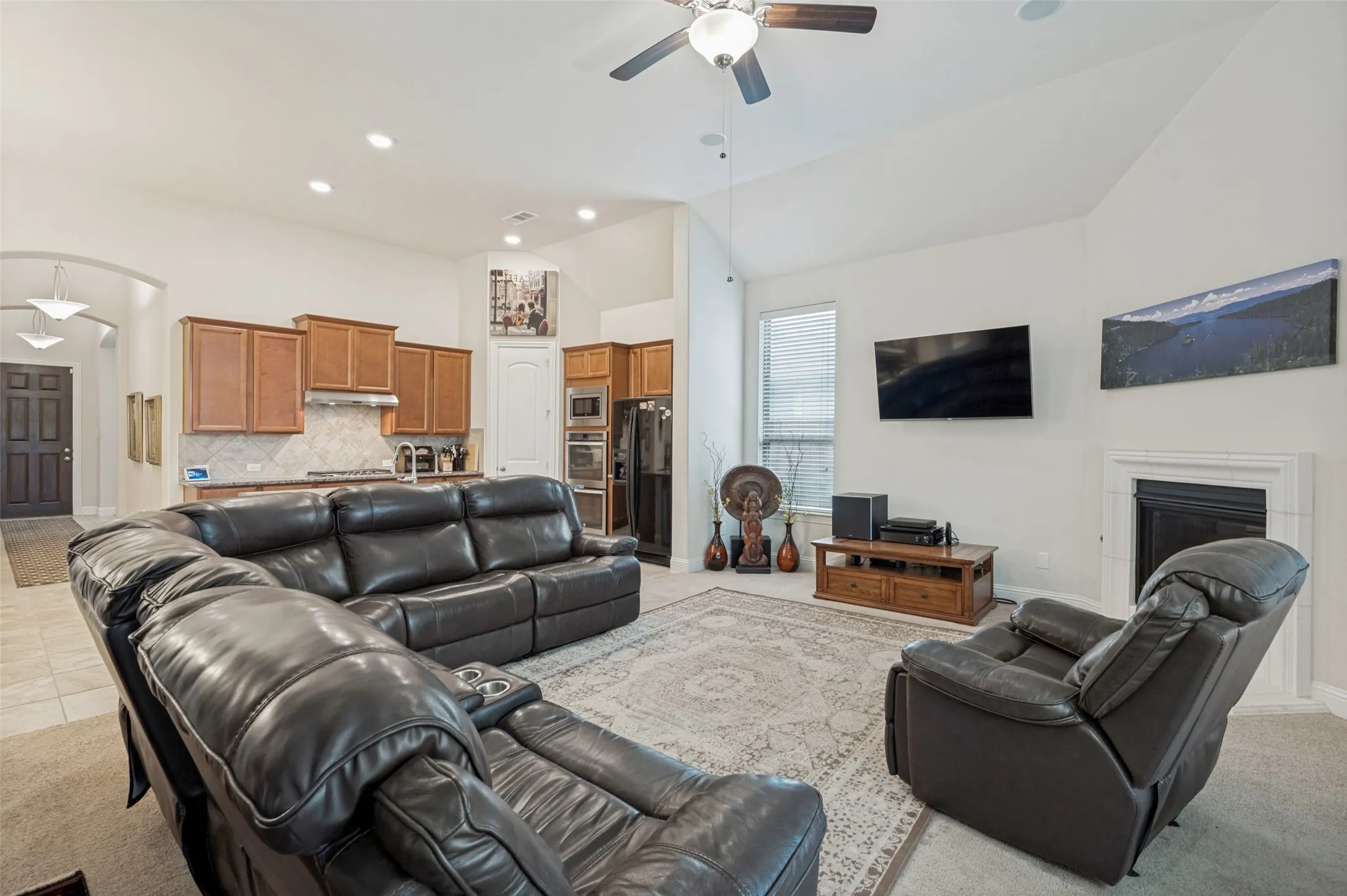 Single Family Residence For Sale in Johnson County , 2810 Green Circle Drive, Mansfield, Texas 76063, 3 Bedroom, 2 Bathroom, 2 Garage spaces, 2,092 Sqft, built in 2017, mls#21324862, Real Estate Agent in Mansfield, Homes For Sale in Johnson county, Homes For Sale in Mansfield, Realtor in Mansfield Texas, Real Estate Brokerage Independent Realty Texas, Luminita Cordes Realtor