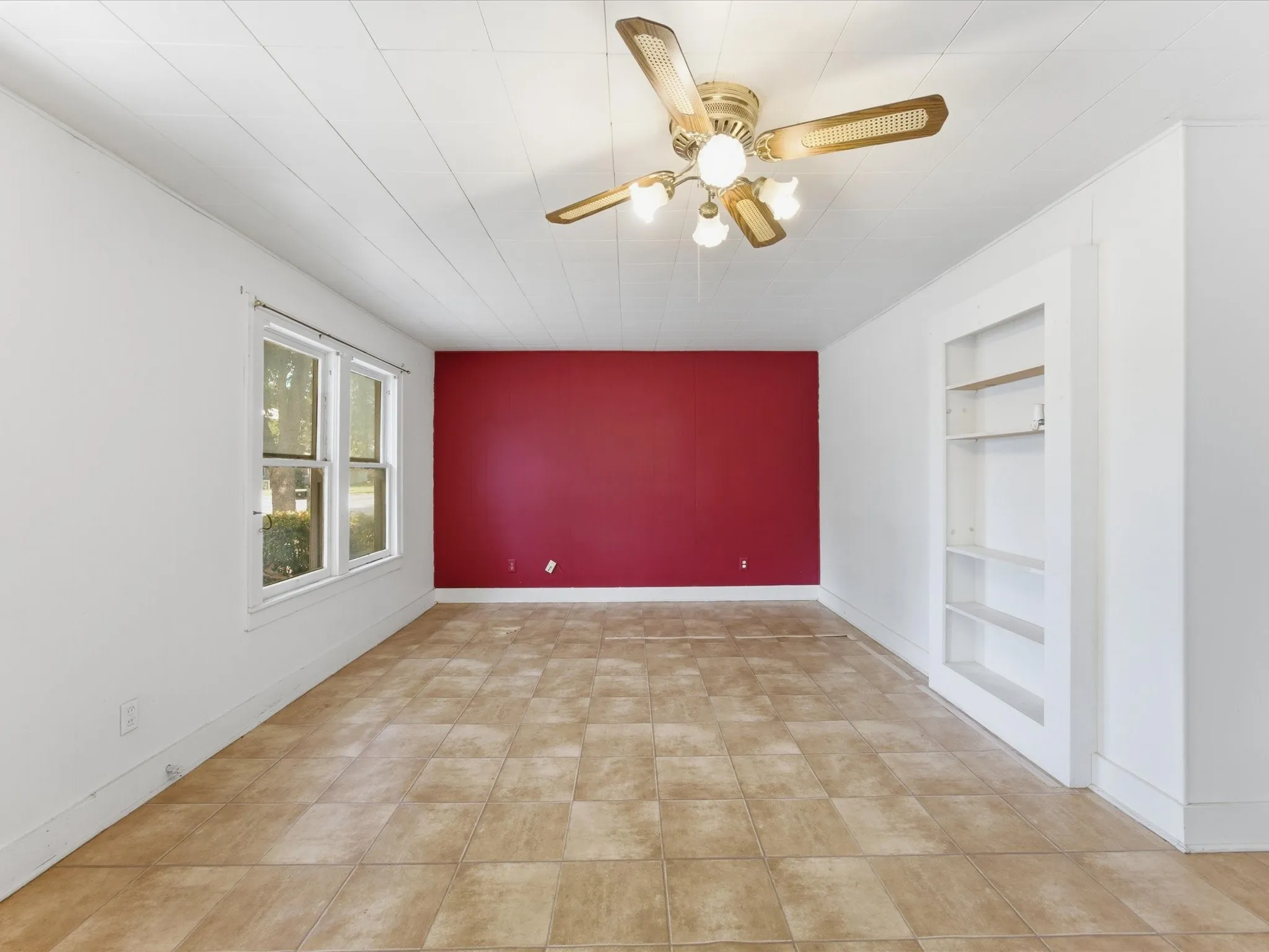 Single Family Residence For Sale in Jack County , 630 W Thompson Street, Jacksboro, Texas 76458, 2 Bedroom, 1 Bathroom, Garage spaces, 1,008 Sqft, built in 1930, mls#21330773, Real Estate Agent in Jacksboro, Homes For Sale in Jack county, Homes For Sale in Jacksboro, Realtor in Jacksboro Texas, Real Estate Brokerage Independent Realty Texas, Luminita Cordes Realtor