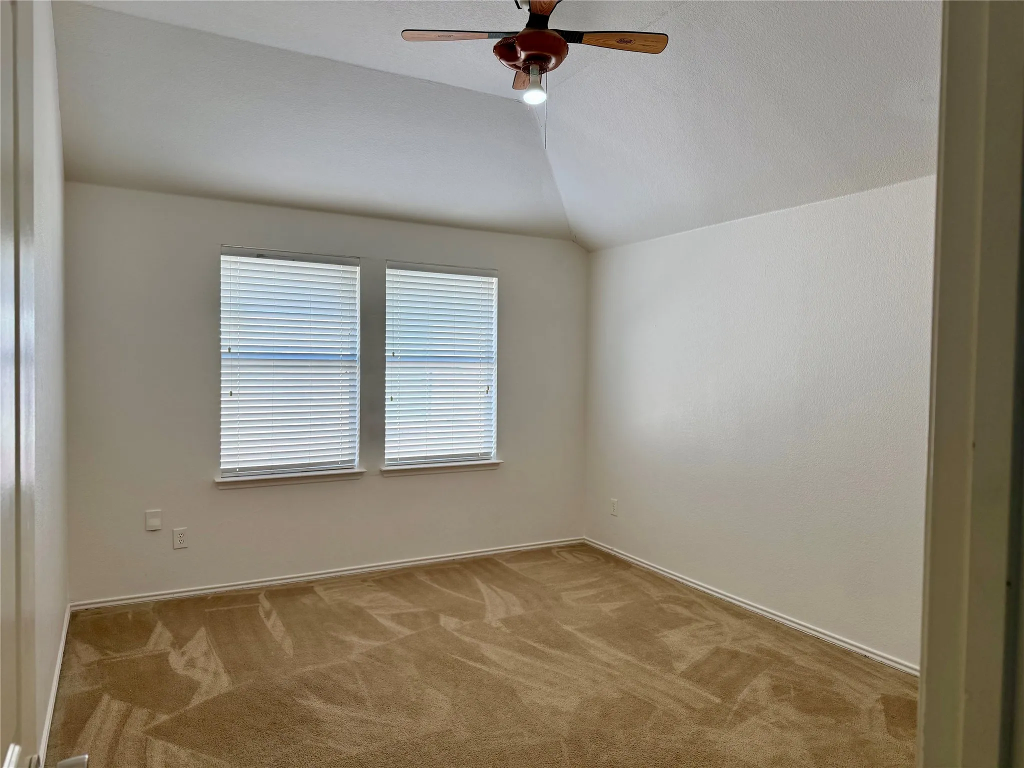 Single Family Residence For Sale in Kaufman County , 1024 Grimes Drive, Forney, Texas 75126, 4 Bedroom, 3 Bathroom, 2 Garage spaces, 3,040 Sqft, built in 2005, mls#21333346, Real Estate Agent in Forney, Homes For Sale in Kaufman county, Homes For Sale in Forney, Realtor in Forney Texas, Real Estate Brokerage Independent Realty Texas, Luminita Cordes Realtor