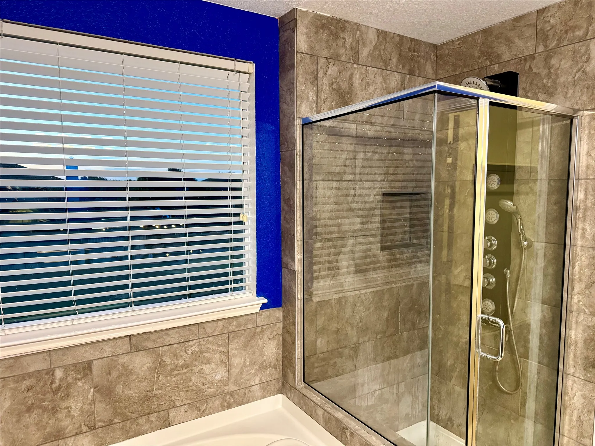 Single Family Residence For Sale in Kaufman County , 1024 Grimes Drive, Forney, Texas 75126, 4 Bedroom, 3 Bathroom, 2 Garage spaces, 3,040 Sqft, built in 2005, mls#21333346, Real Estate Agent in Forney, Homes For Sale in Kaufman county, Homes For Sale in Forney, Realtor in Forney Texas, Real Estate Brokerage Independent Realty Texas, Luminita Cordes Realtor