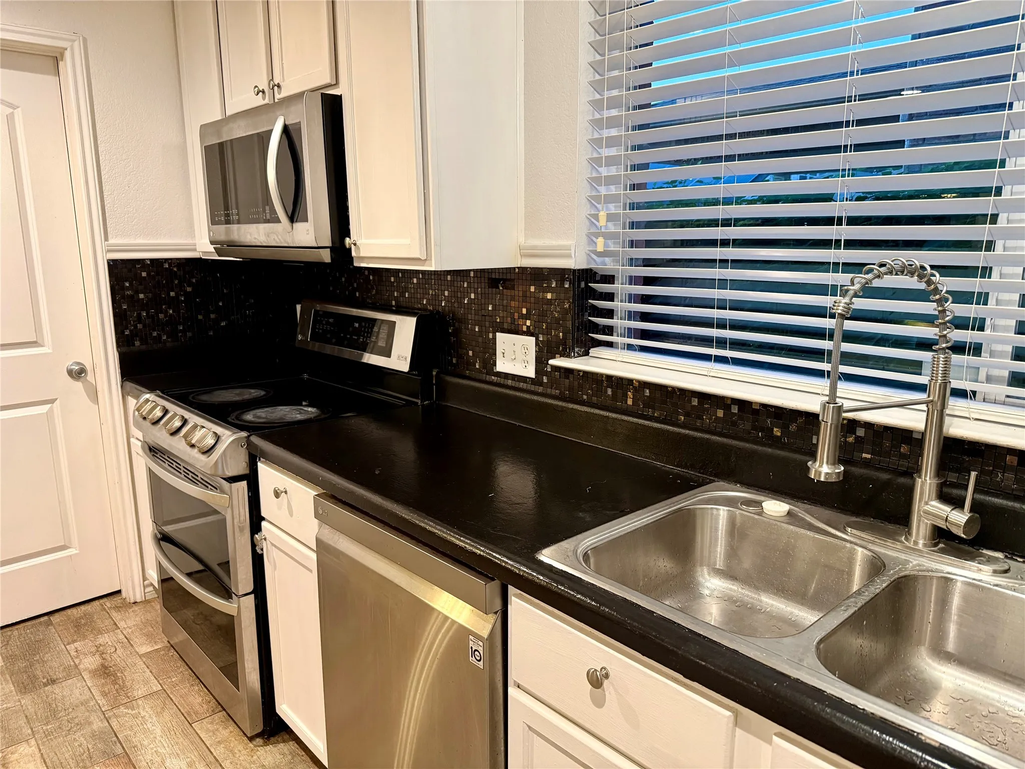 Single Family Residence For Sale in Kaufman County , 1024 Grimes Drive, Forney, Texas 75126, 4 Bedroom, 3 Bathroom, 2 Garage spaces, 3,040 Sqft, built in 2005, mls#21333346, Real Estate Agent in Forney, Homes For Sale in Kaufman county, Homes For Sale in Forney, Realtor in Forney Texas, Real Estate Brokerage Independent Realty Texas, Luminita Cordes Realtor