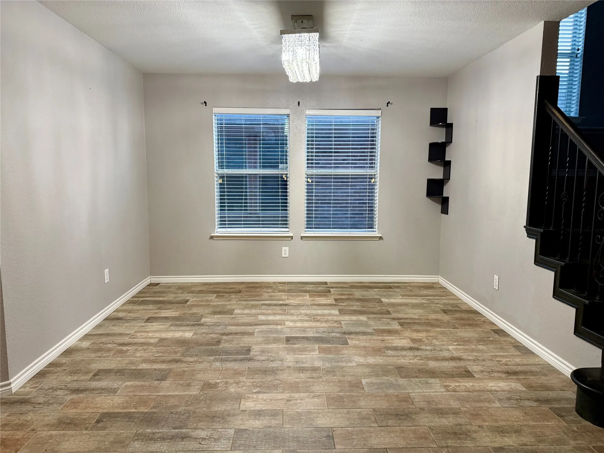 Single Family Residence For Sale in Kaufman County , 1024 Grimes Drive, Forney, Texas 75126, 4 Bedroom, 3 Bathroom, 2 Garage spaces, 3,040 Sqft, built in 2005, mls#21333346, Real Estate Agent in Forney, Homes For Sale in Kaufman county, Homes For Sale in Forney, Realtor in Forney Texas, Real Estate Brokerage Independent Realty Texas, Luminita Cordes Realtor