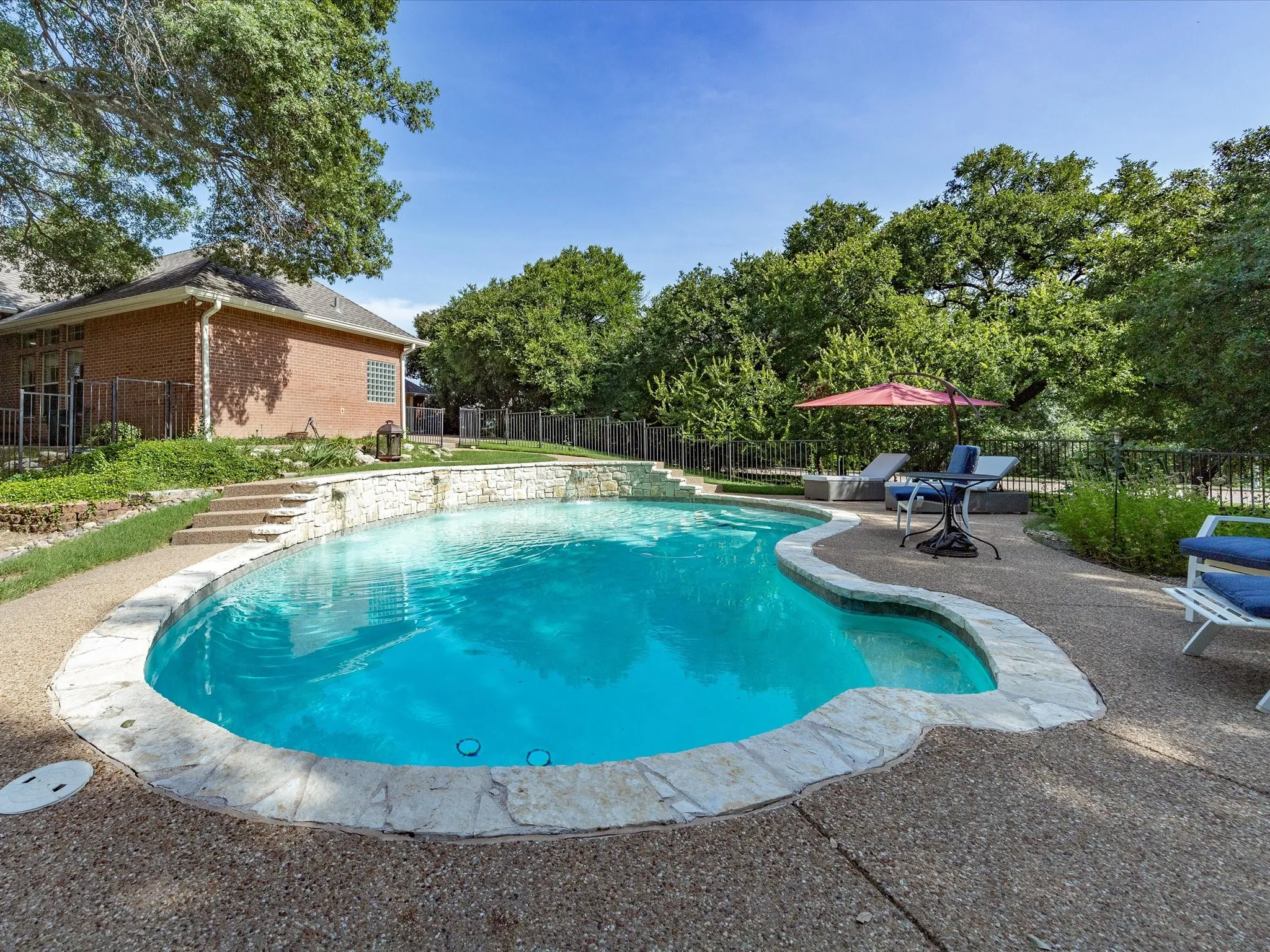 Single Family Residence For Sale in Tarrant County , 201 Coach House Circle, Fort Worth, Texas 76108, 4 Bedroom, 3 Bathroom, 2 Garage spaces, 2,895 Sqft, built in 1989, mls#21332629, Real Estate Agent in Fort Worth, Homes For Sale in Tarrant county, Homes For Sale in Fort Worth, Realtor in Fort Worth Texas, Real Estate Brokerage Independent Realty Texas, Luminita Cordes Realtor