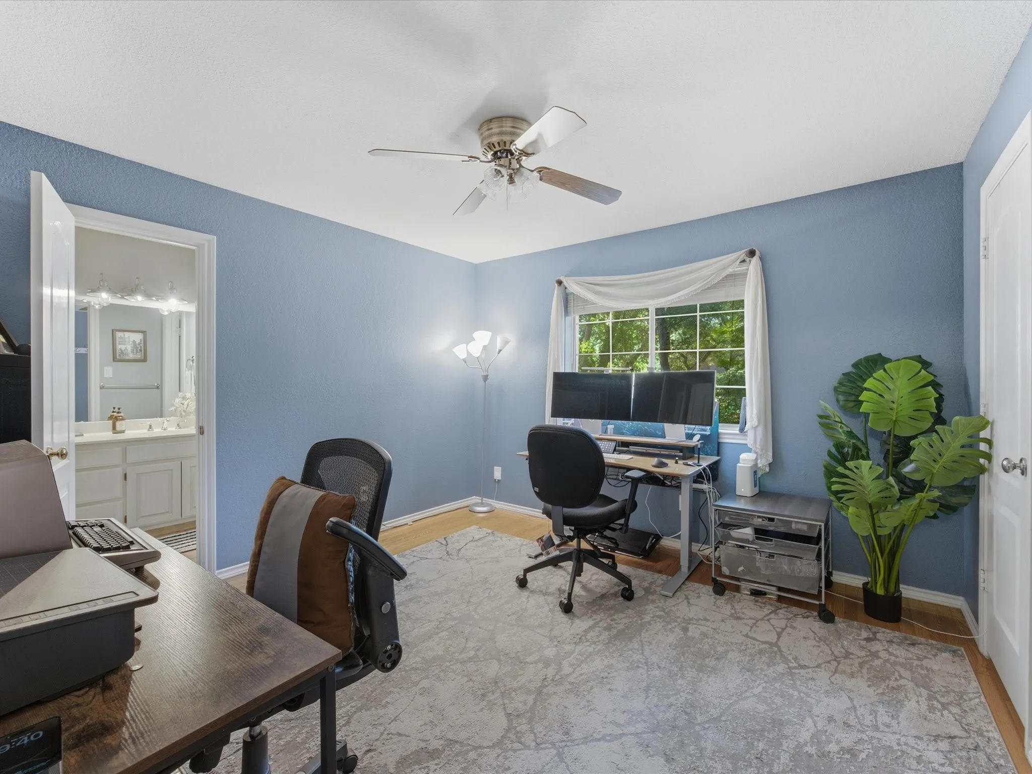 Single Family Residence For Sale in Tarrant County , 201 Coach House Circle, Fort Worth, Texas 76108, 4 Bedroom, 3 Bathroom, 2 Garage spaces, 2,895 Sqft, built in 1989, mls#21332629, Real Estate Agent in Fort Worth, Homes For Sale in Tarrant county, Homes For Sale in Fort Worth, Realtor in Fort Worth Texas, Real Estate Brokerage Independent Realty Texas, Luminita Cordes Realtor