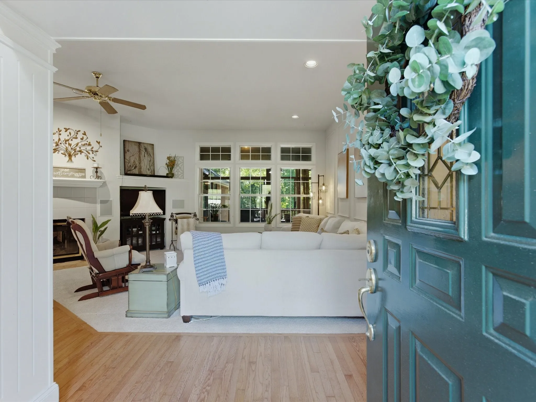 Single Family Residence For Sale in Tarrant County , 201 Coach House Circle, Fort Worth, Texas 76108, 4 Bedroom, 3 Bathroom, 2 Garage spaces, 2,895 Sqft, built in 1989, mls#21332629, Real Estate Agent in Fort Worth, Homes For Sale in Tarrant county, Homes For Sale in Fort Worth, Realtor in Fort Worth Texas, Real Estate Brokerage Independent Realty Texas, Luminita Cordes Realtor