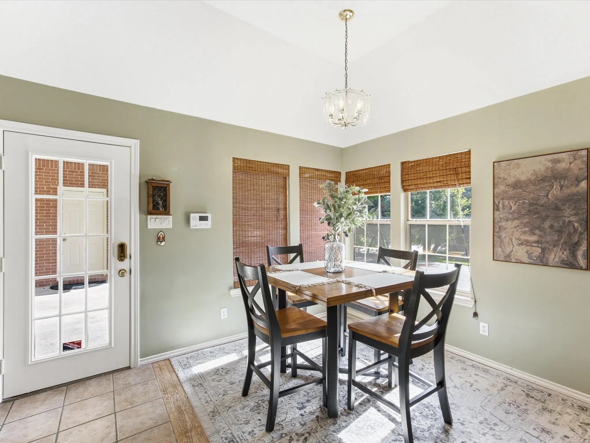 Single Family Residence For Sale in Tarrant County , 201 Coach House Circle, Fort Worth, Texas 76108, 4 Bedroom, 3 Bathroom, 2 Garage spaces, 2,895 Sqft, built in 1989, mls#21332629, Real Estate Agent in Fort Worth, Homes For Sale in Tarrant county, Homes For Sale in Fort Worth, Realtor in Fort Worth Texas, Real Estate Brokerage Independent Realty Texas, Luminita Cordes Realtor