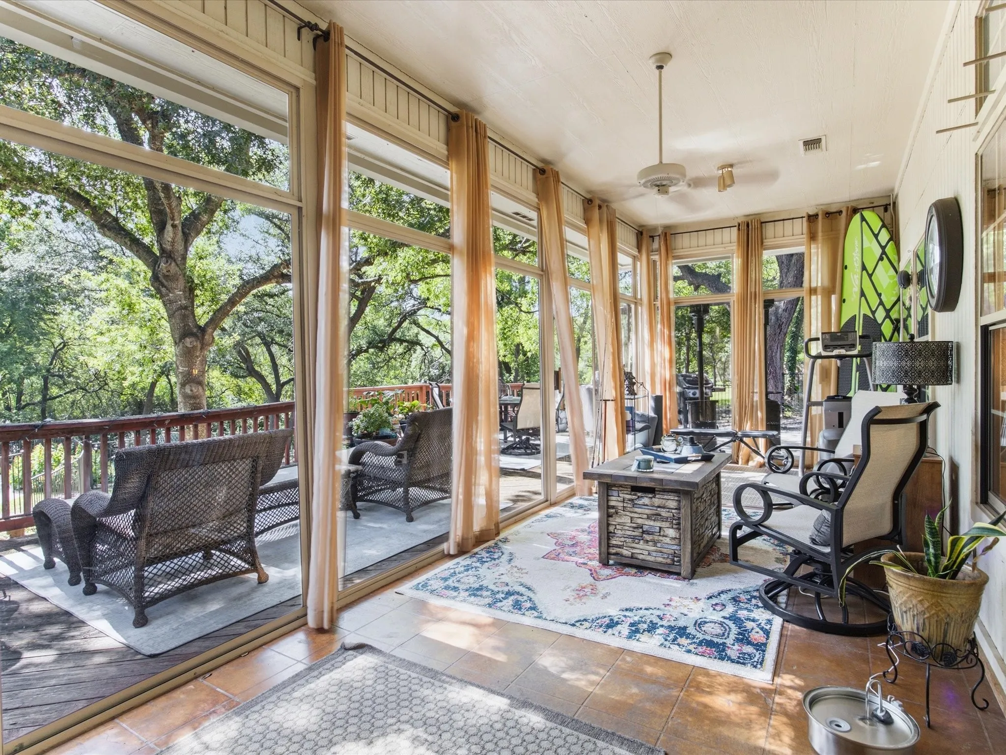 Single Family Residence For Sale in Tarrant County , 201 Coach House Circle, Fort Worth, Texas 76108, 4 Bedroom, 3 Bathroom, 2 Garage spaces, 2,895 Sqft, built in 1989, mls#21332629, Real Estate Agent in Fort Worth, Homes For Sale in Tarrant county, Homes For Sale in Fort Worth, Realtor in Fort Worth Texas, Real Estate Brokerage Independent Realty Texas, Luminita Cordes Realtor
