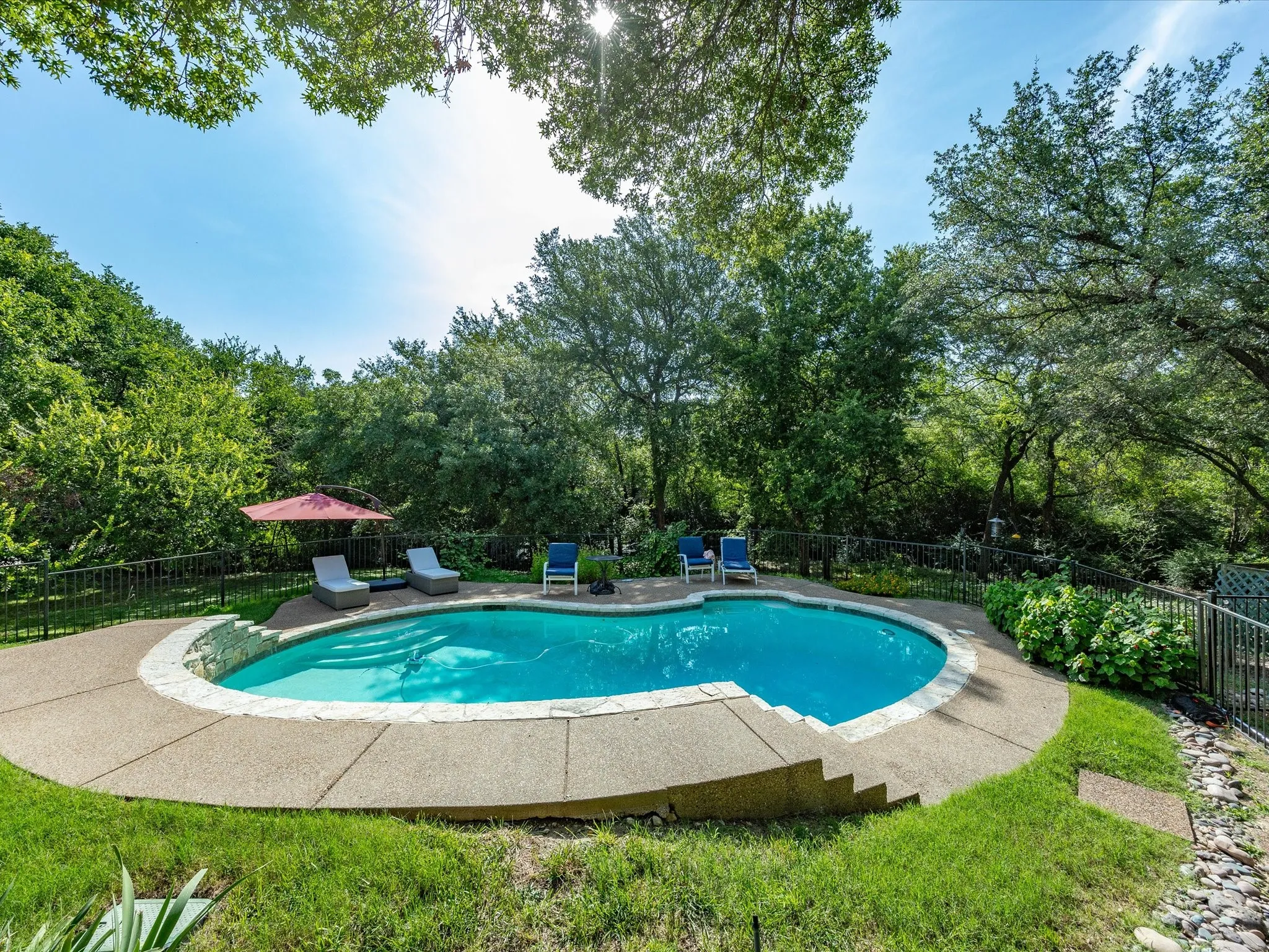 Single Family Residence For Sale in Tarrant County , 201 Coach House Circle, Fort Worth, Texas 76108, 4 Bedroom, 3 Bathroom, 2 Garage spaces, 2,895 Sqft, built in 1989, mls#21332629, Real Estate Agent in Fort Worth, Homes For Sale in Tarrant county, Homes For Sale in Fort Worth, Realtor in Fort Worth Texas, Real Estate Brokerage Independent Realty Texas, Luminita Cordes Realtor